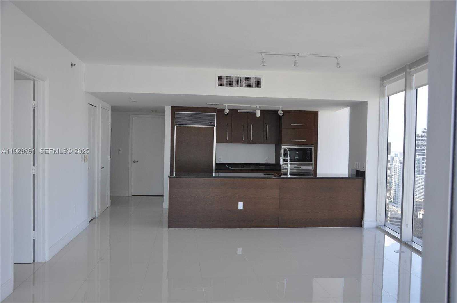 Small Image of 475 BRICKELL AVE #4215, Miami Number 2
