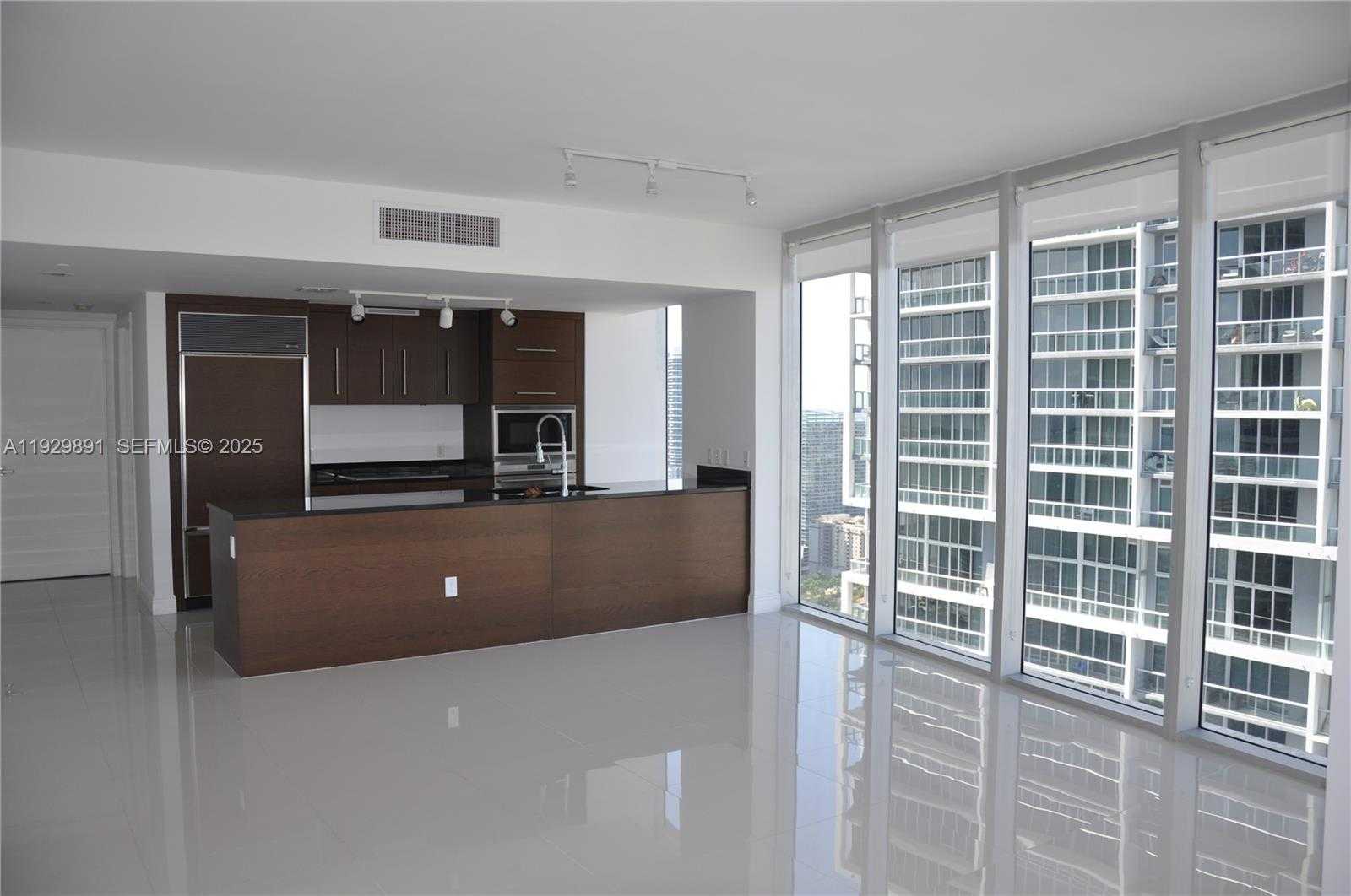 Small Image of 475 BRICKELL AVE #4215, Miami Number 3