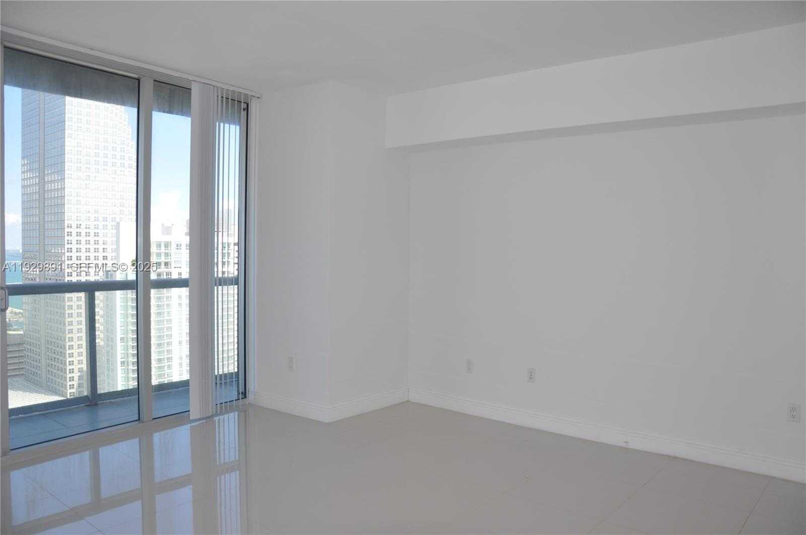 Small Image of 475 BRICKELL AVE #4215, Miami Number 5