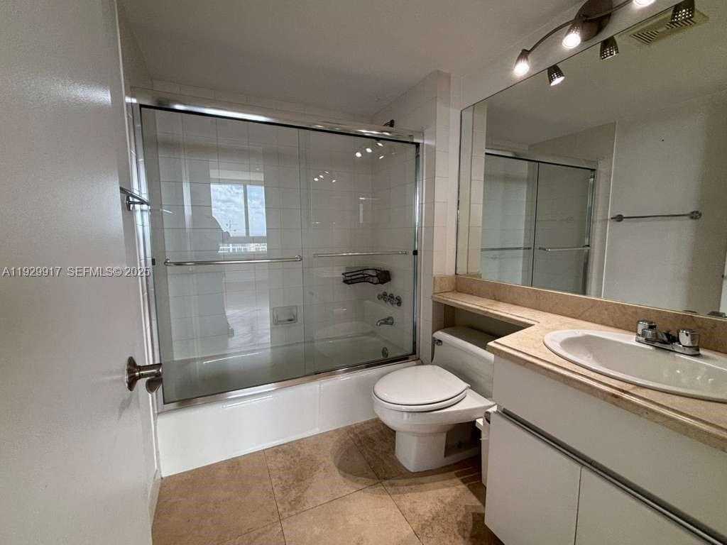 Small Image of 400 SOUTH POINTE DR #2105, Miami Beach Number 19