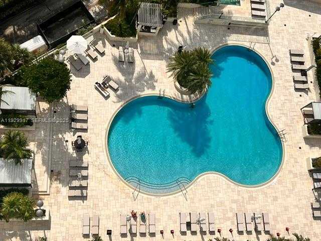 Small Image of 400 SOUTH POINTE DR #2105, Miami Beach Number 31