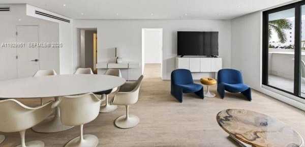 Small Image of 1800 COLLINS AVE #5E, Miami Beach Number 3