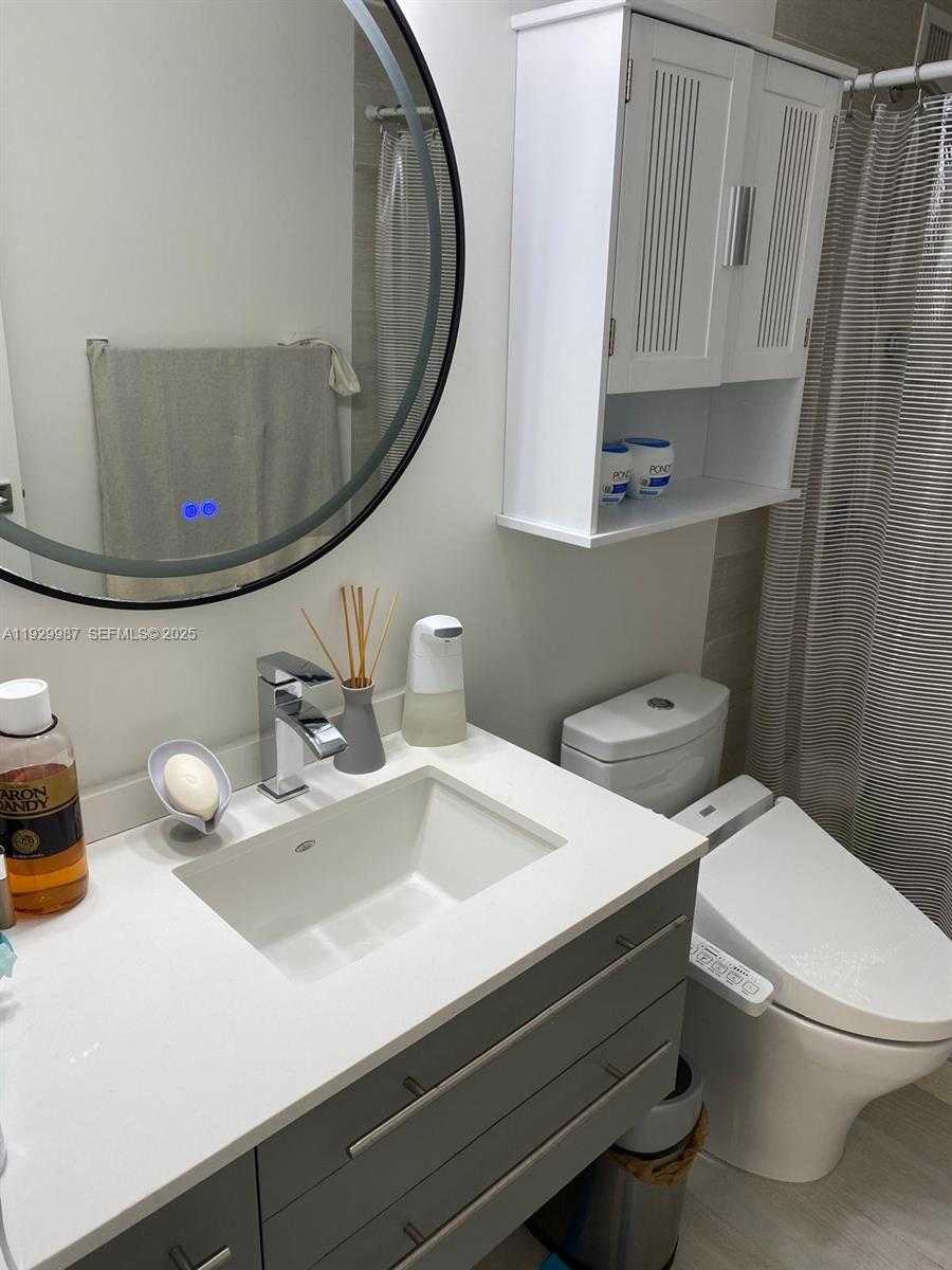 Small Image of 5601 COLLINS AVE #622, Miami Beach Number 10