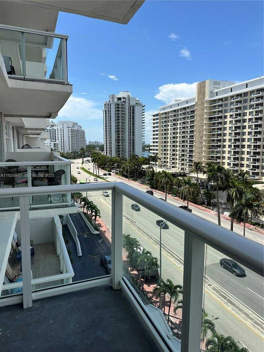 Small Image of 5601 COLLINS AVE #622, Miami Beach Number 14
