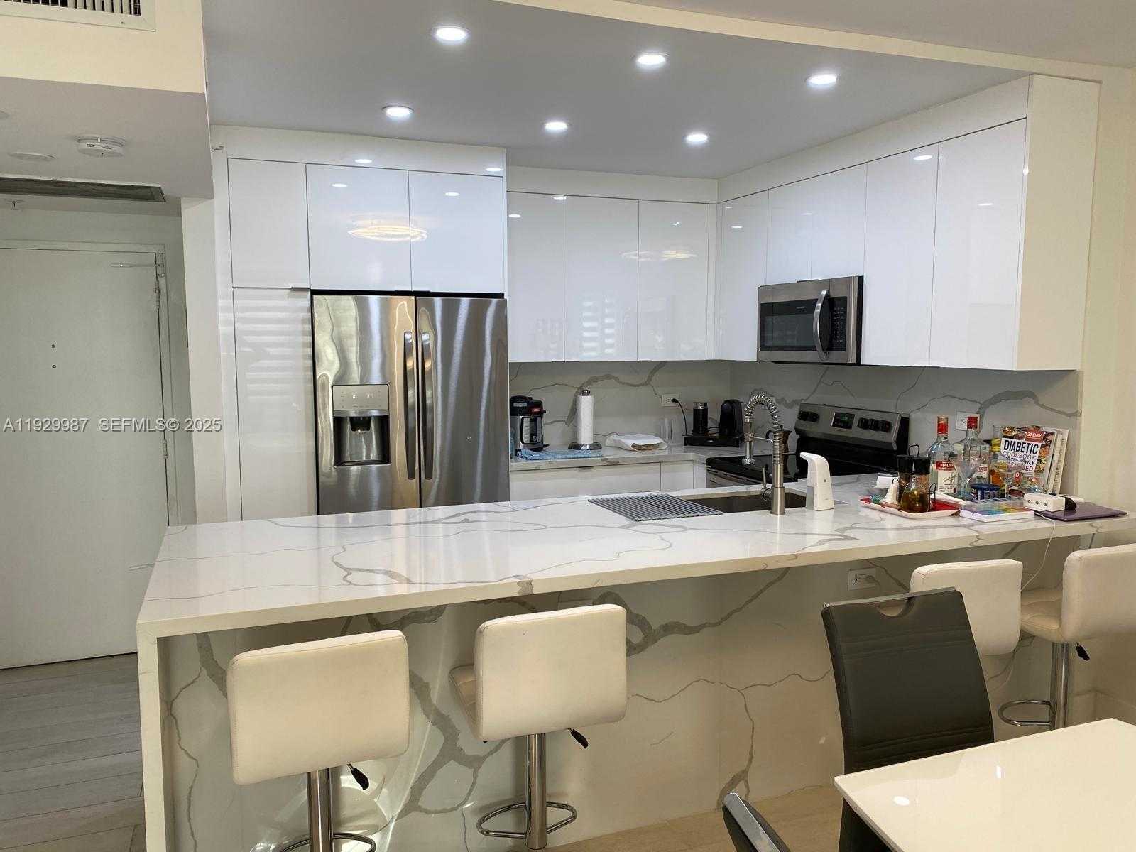 Small Image of 5601 COLLINS AVE #622, Miami Beach Number 4