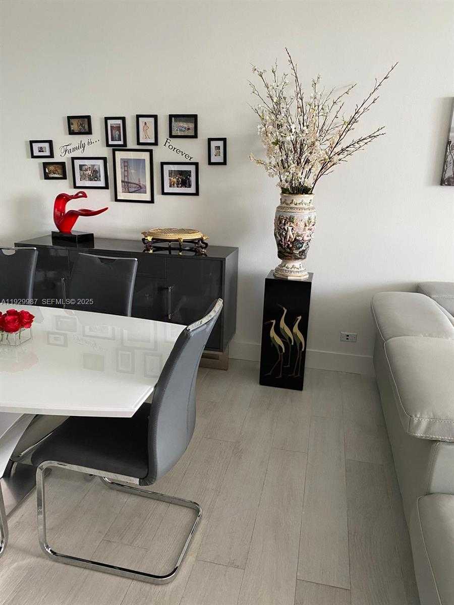 Small Image of 5601 COLLINS AVE #622, Miami Beach Number 7