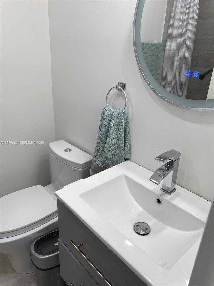 Small Image of 5601 COLLINS AVE #622, Miami Beach Number 9