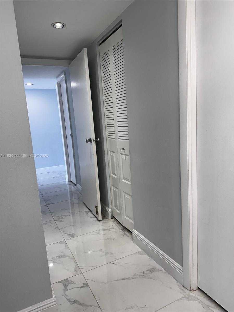 Small Image of 20335 WEST COUNTRY CLUB DR #2601, Aventura Number 11