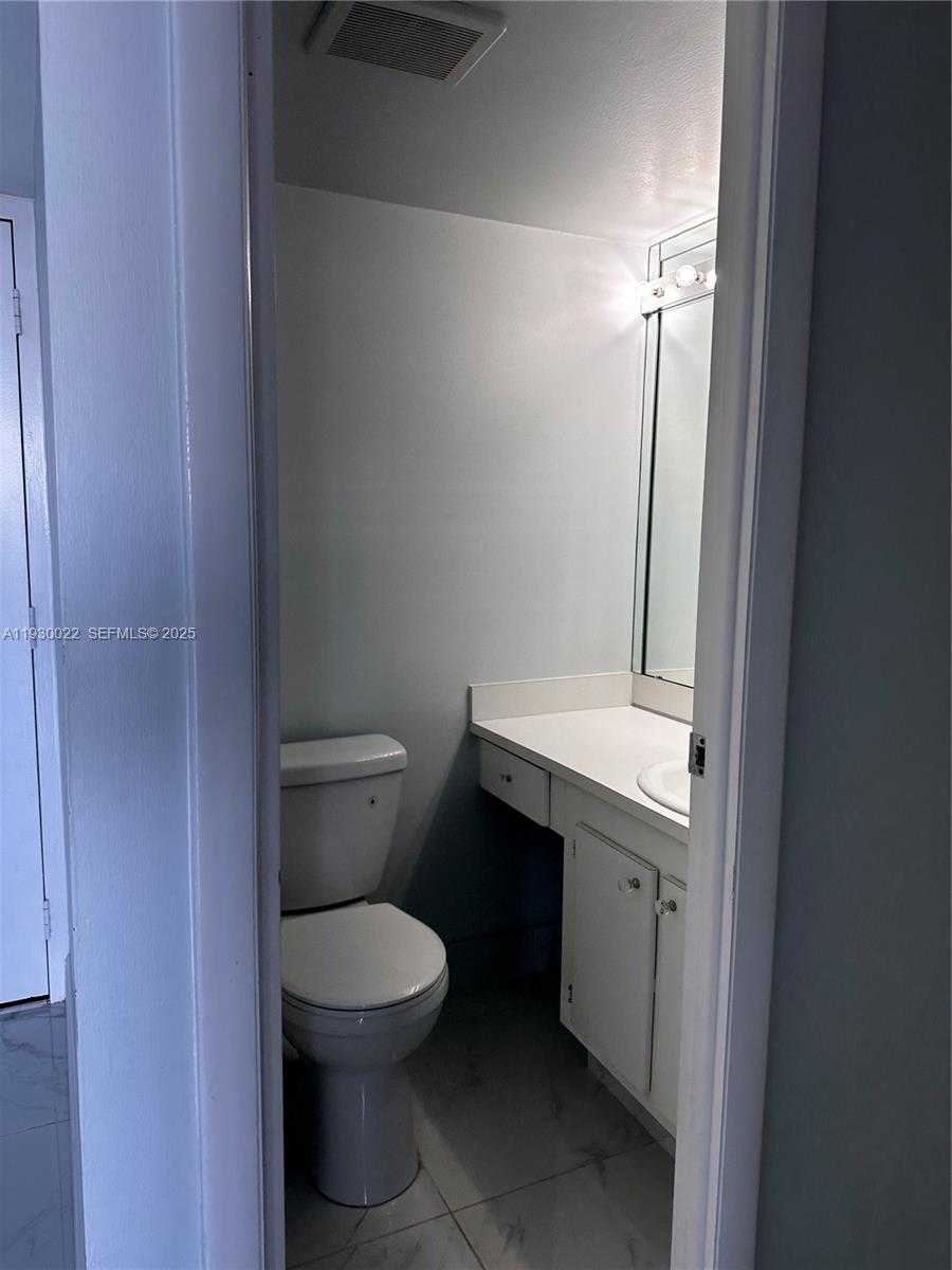 Small Image of 20335 WEST COUNTRY CLUB DR #2601, Aventura Number 19