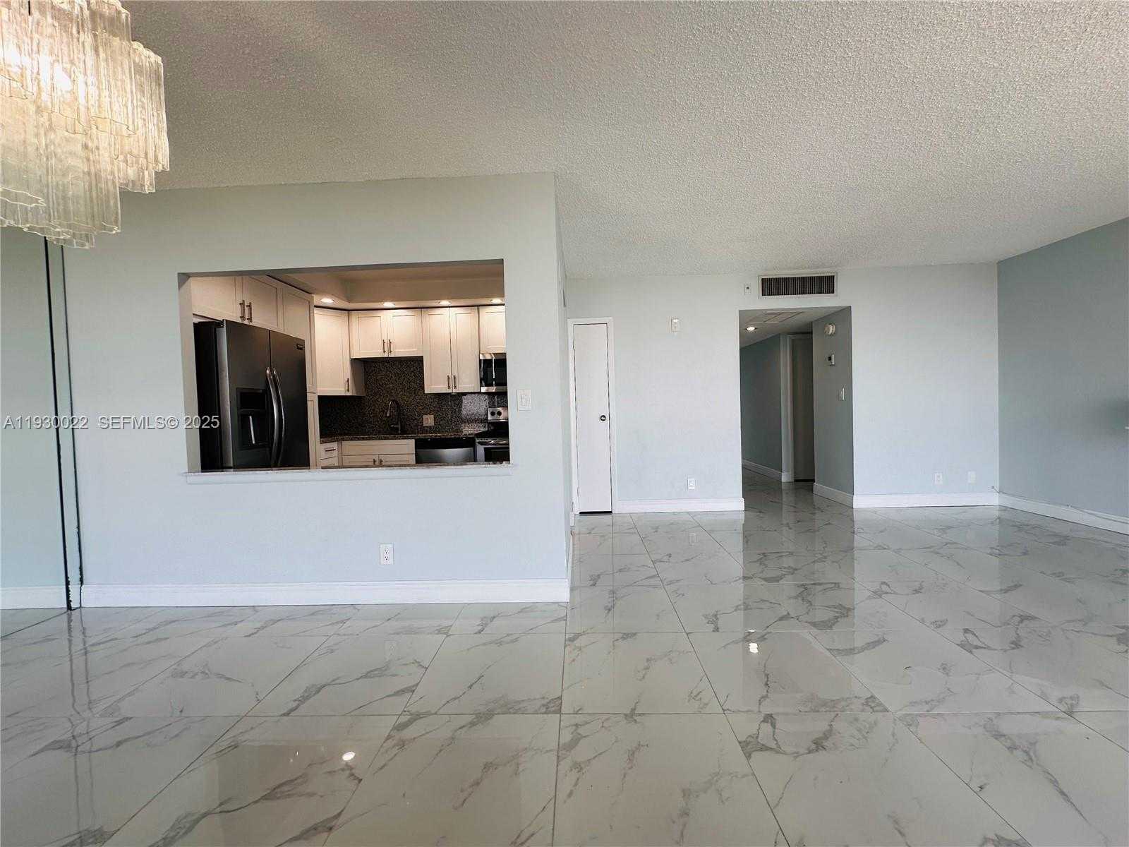 Small Image of 20335 WEST COUNTRY CLUB DR #2601, Aventura Number 3