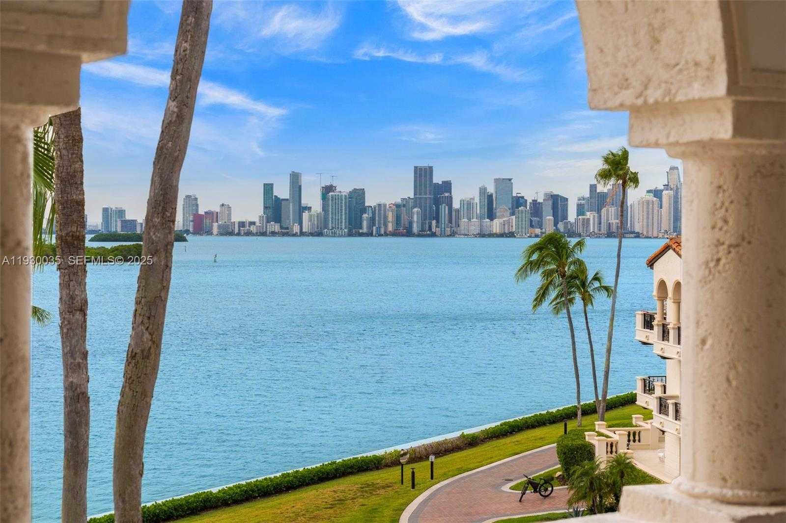 Small Image of 2245 FISHER ISLAND DR #3405, Miami Beach Number 4
