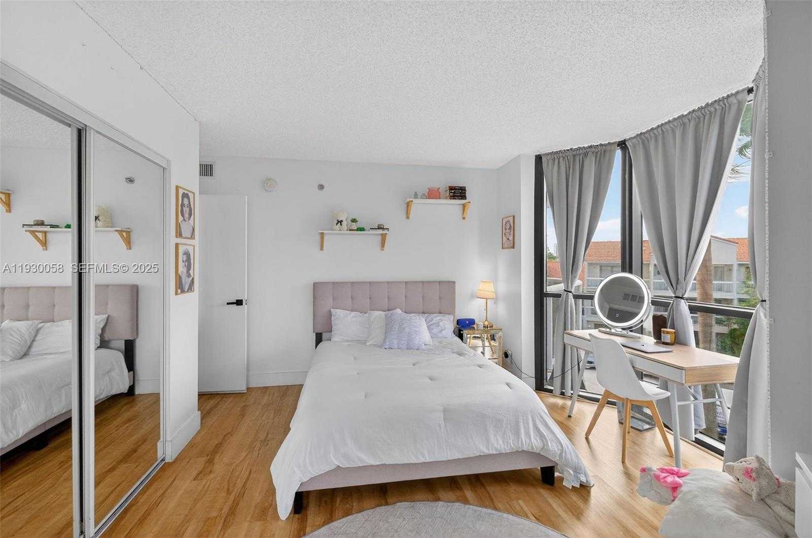 Small Image of 3598 YACHT CLUB DR #302, Aventura Number 17