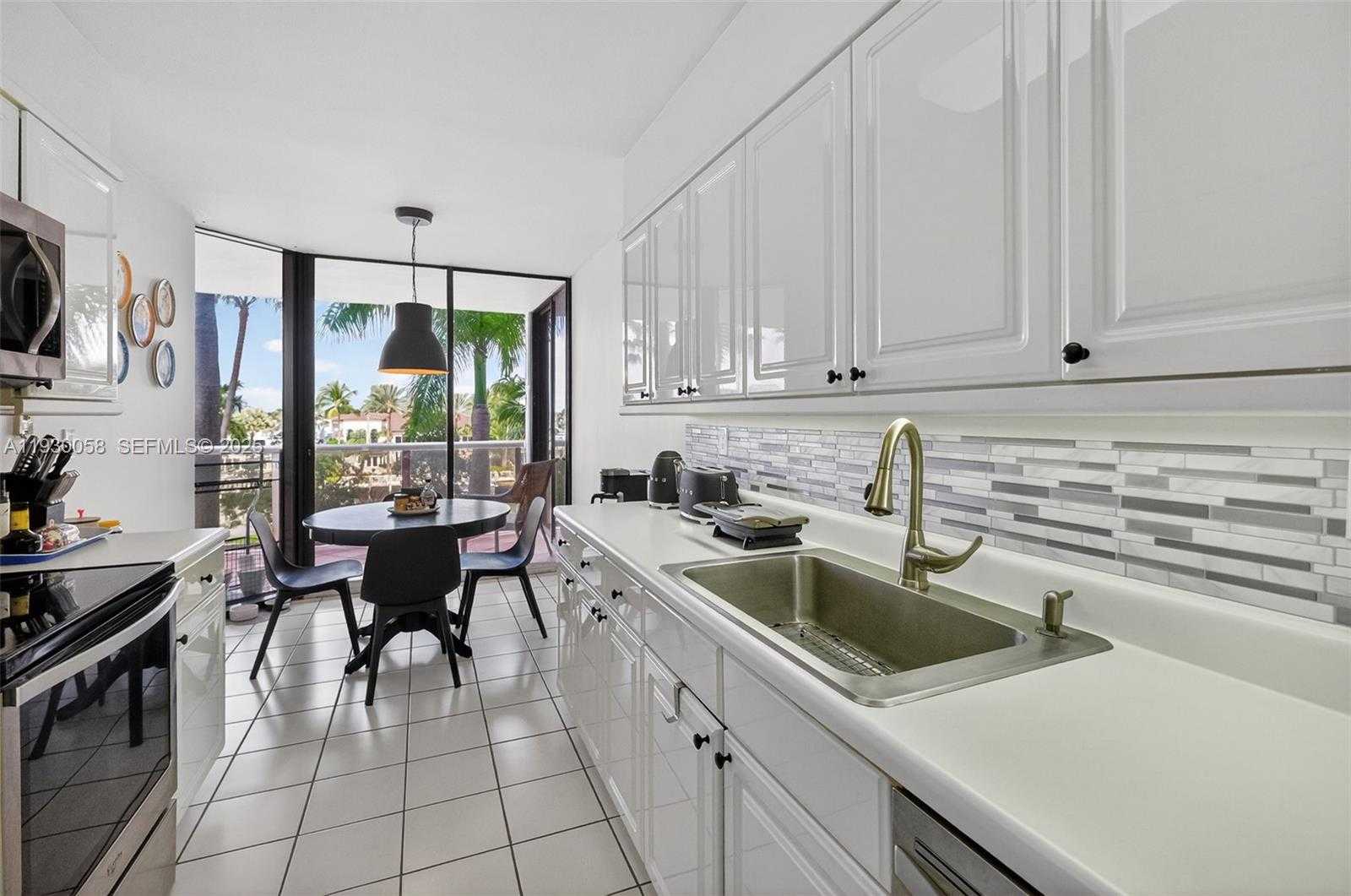 Small Image of 3598 YACHT CLUB DR #302, Aventura Number 28