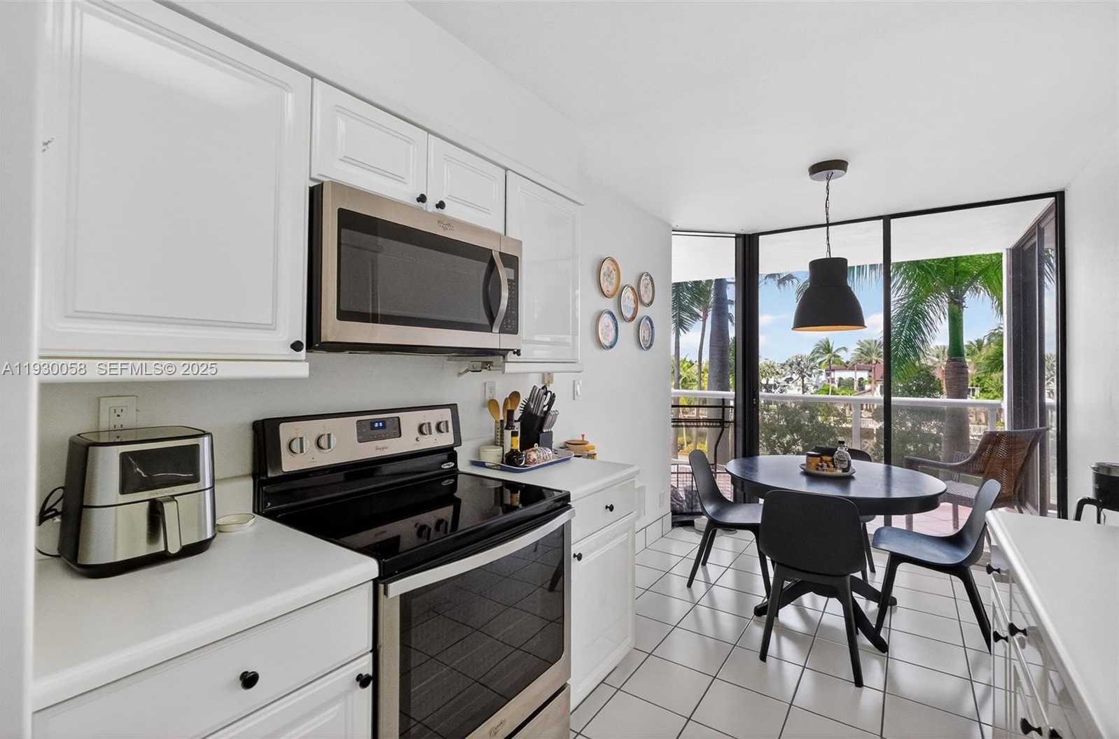 Small Image of 3598 YACHT CLUB DR #302, Aventura Number 30