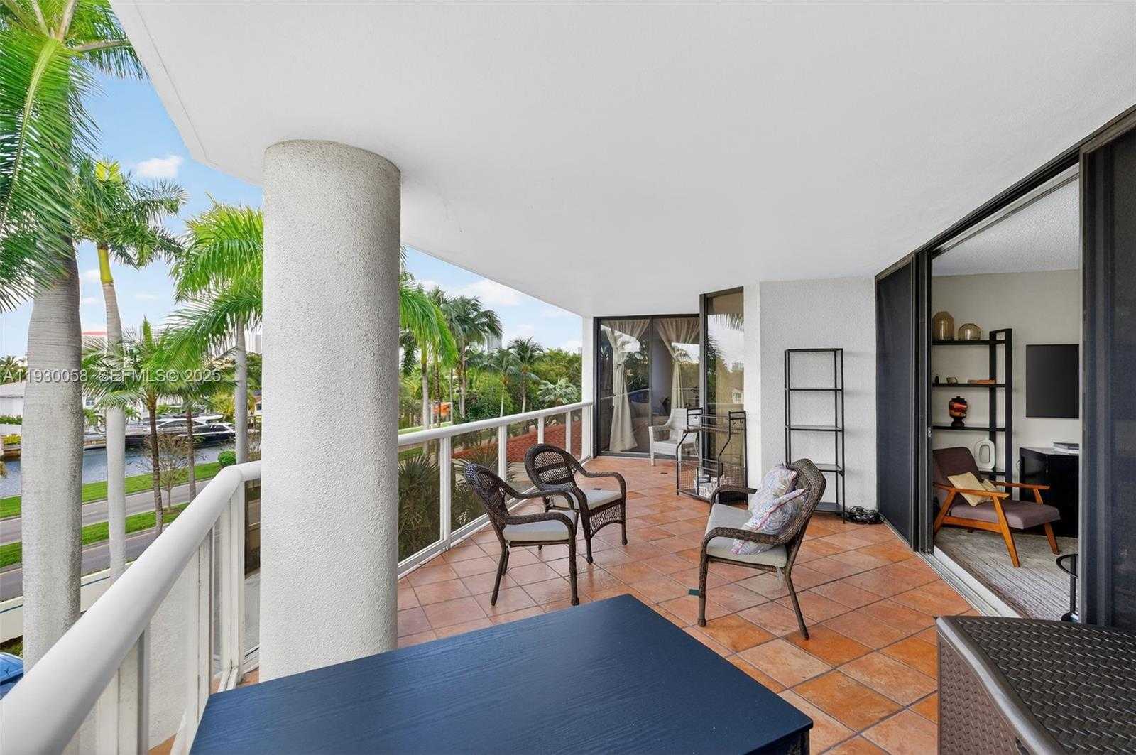 Small Image of 3598 YACHT CLUB DR #302, Aventura Number 32