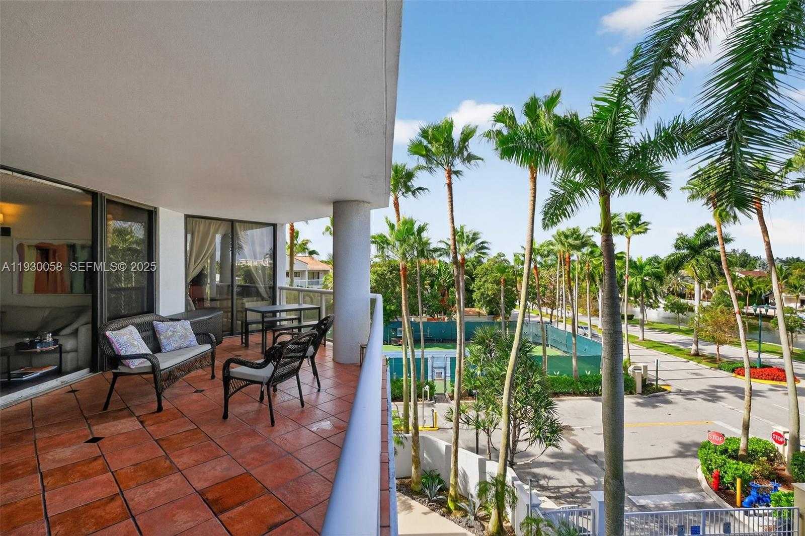 Small Image of 3598 YACHT CLUB DR #302, Aventura Number 33