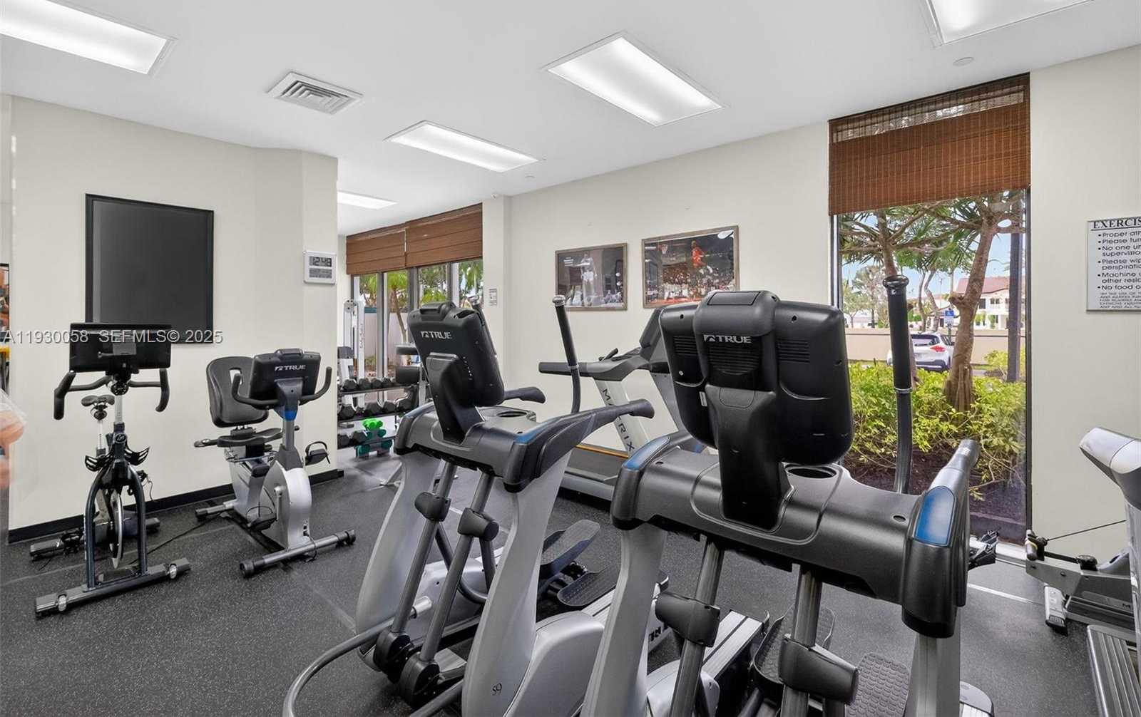 Small Image of 3598 YACHT CLUB DR #302, Aventura Number 38