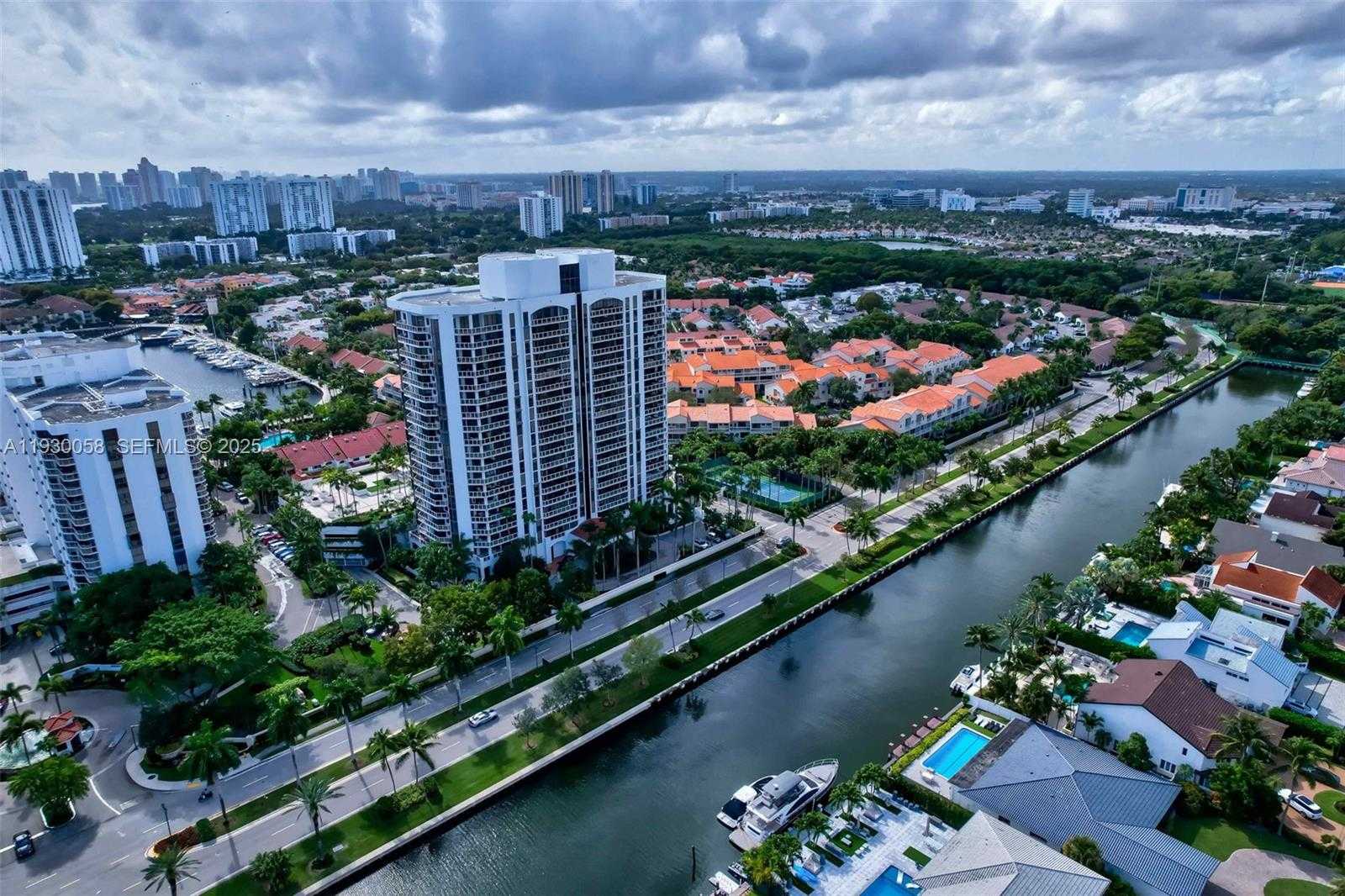 Small Image of 3598 YACHT CLUB DR #302, Aventura Number 41