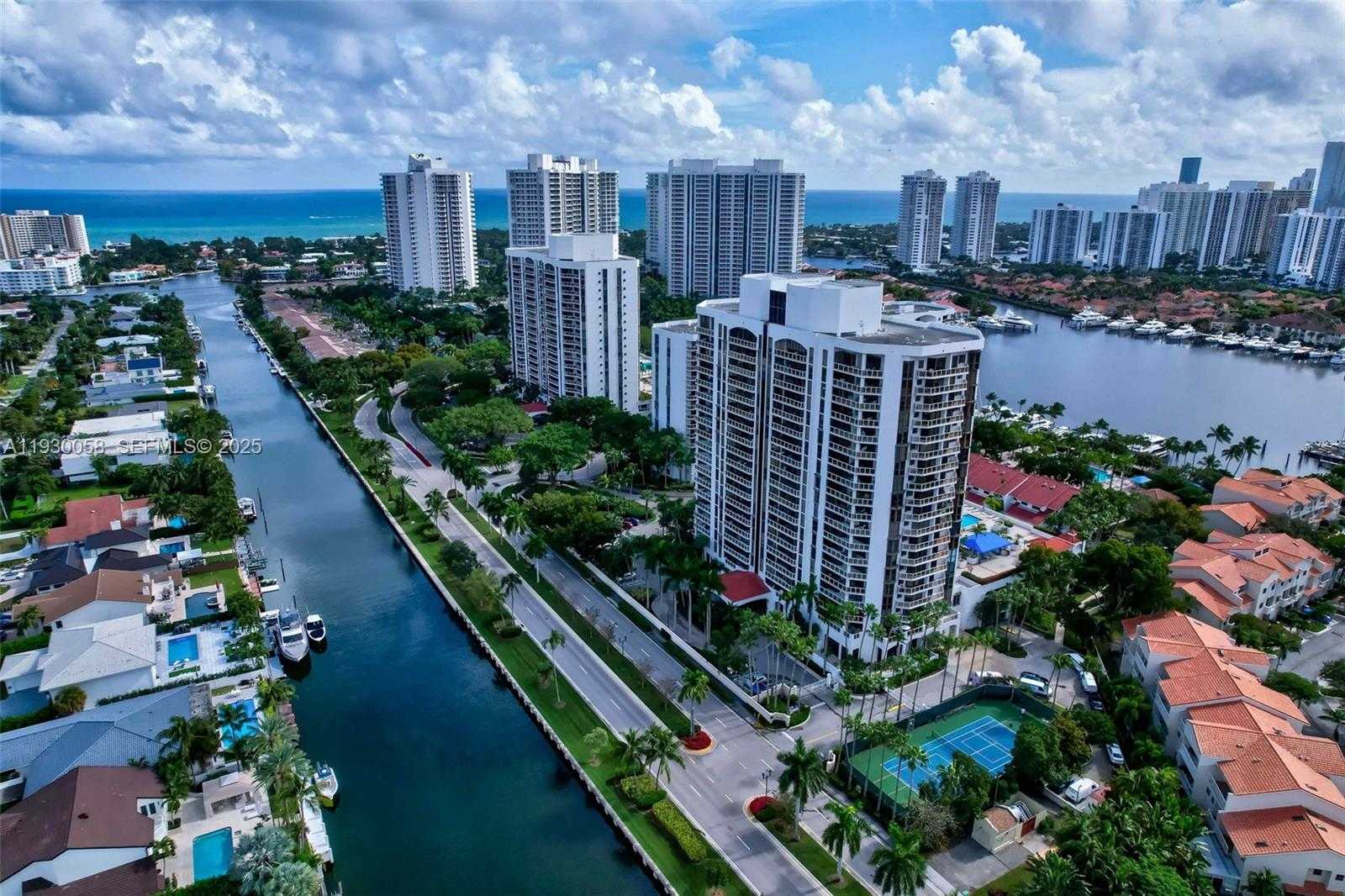 Small Image of 3598 YACHT CLUB DR #302, Aventura Number 43