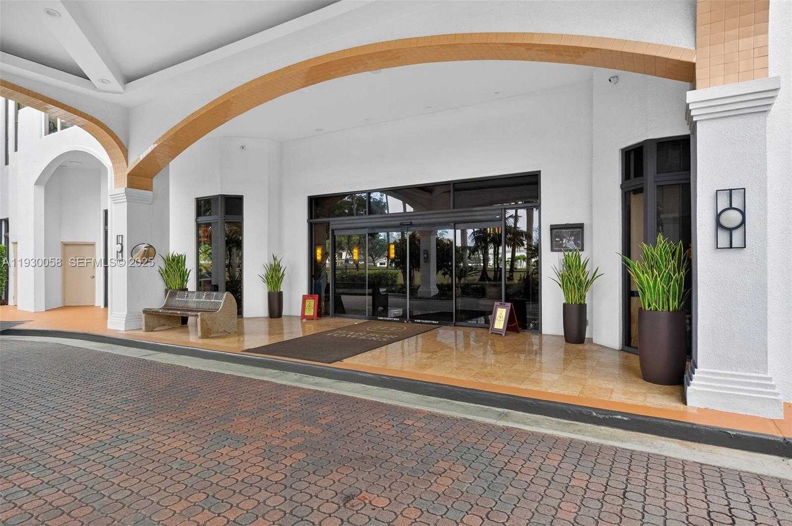 Small Image of 3598 YACHT CLUB DR #302, Aventura Number 45