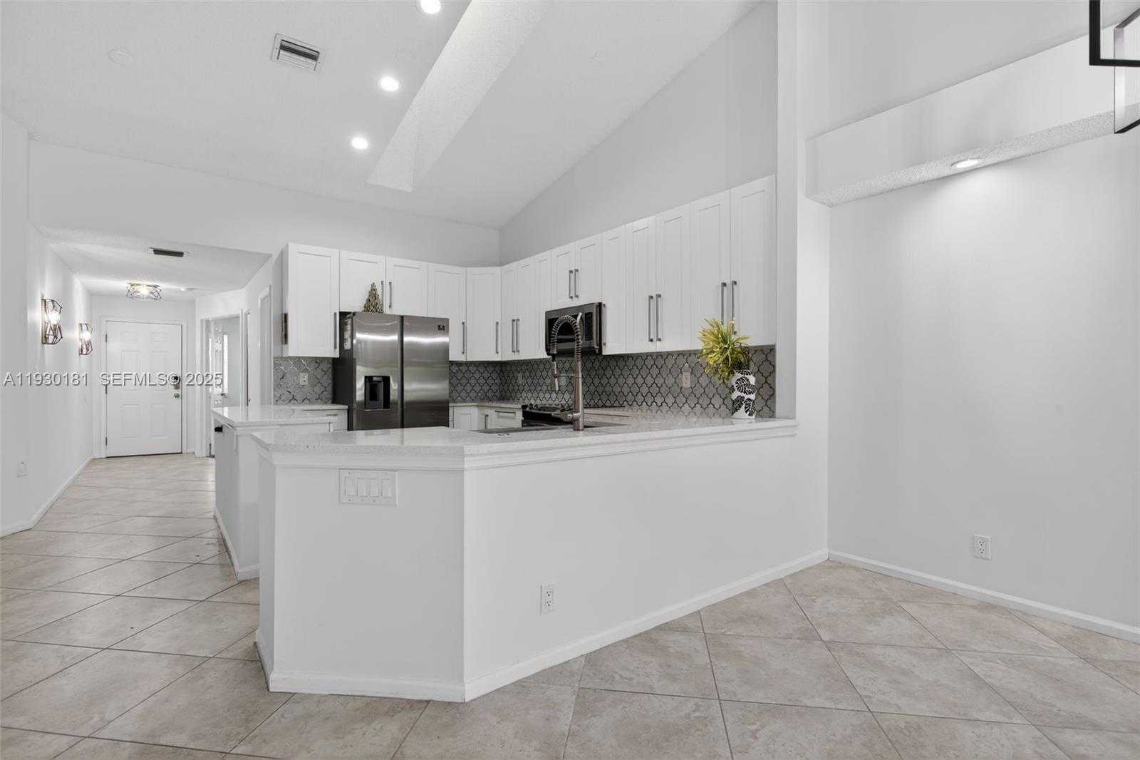 Small Image of 7440 PINEWALK DR S, Margate Number 19