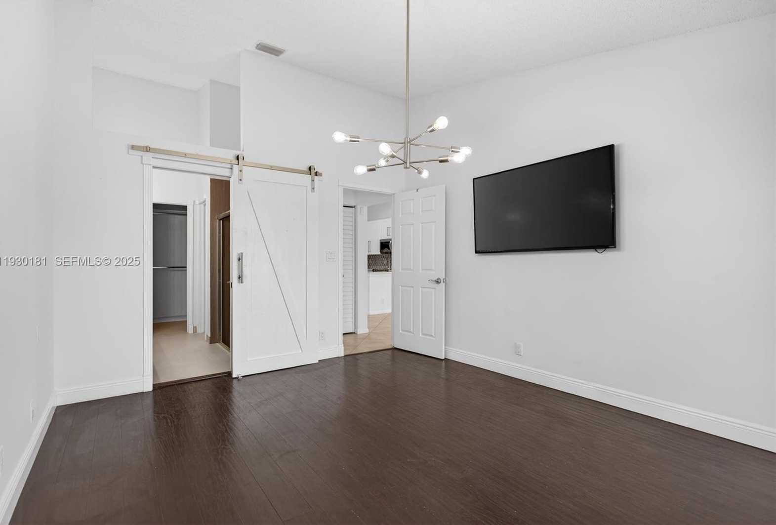 Small Image of 7440 PINEWALK DR S, Margate Number 24