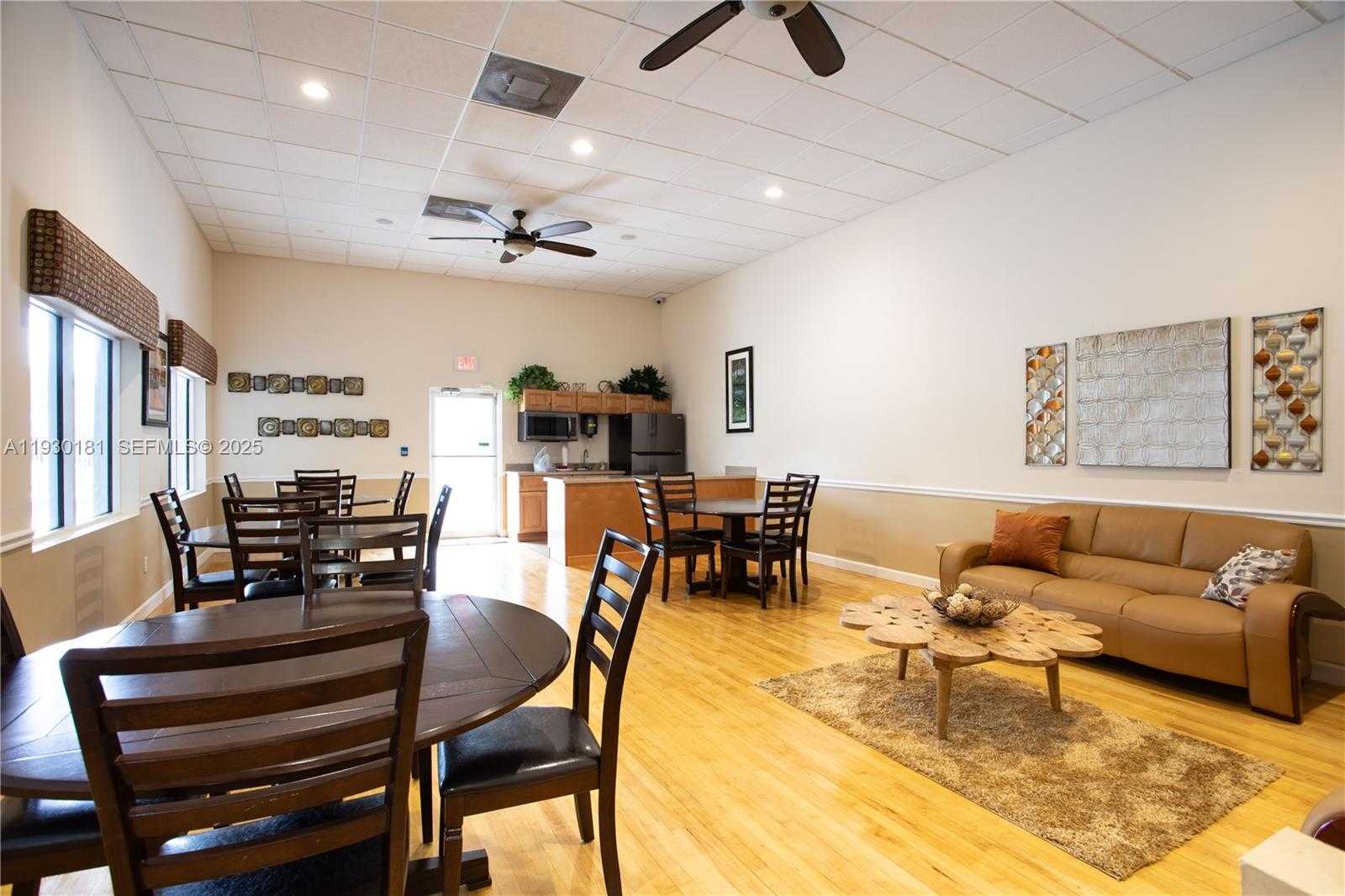 Small Image of 7440 PINEWALK DR S, Margate Number 54