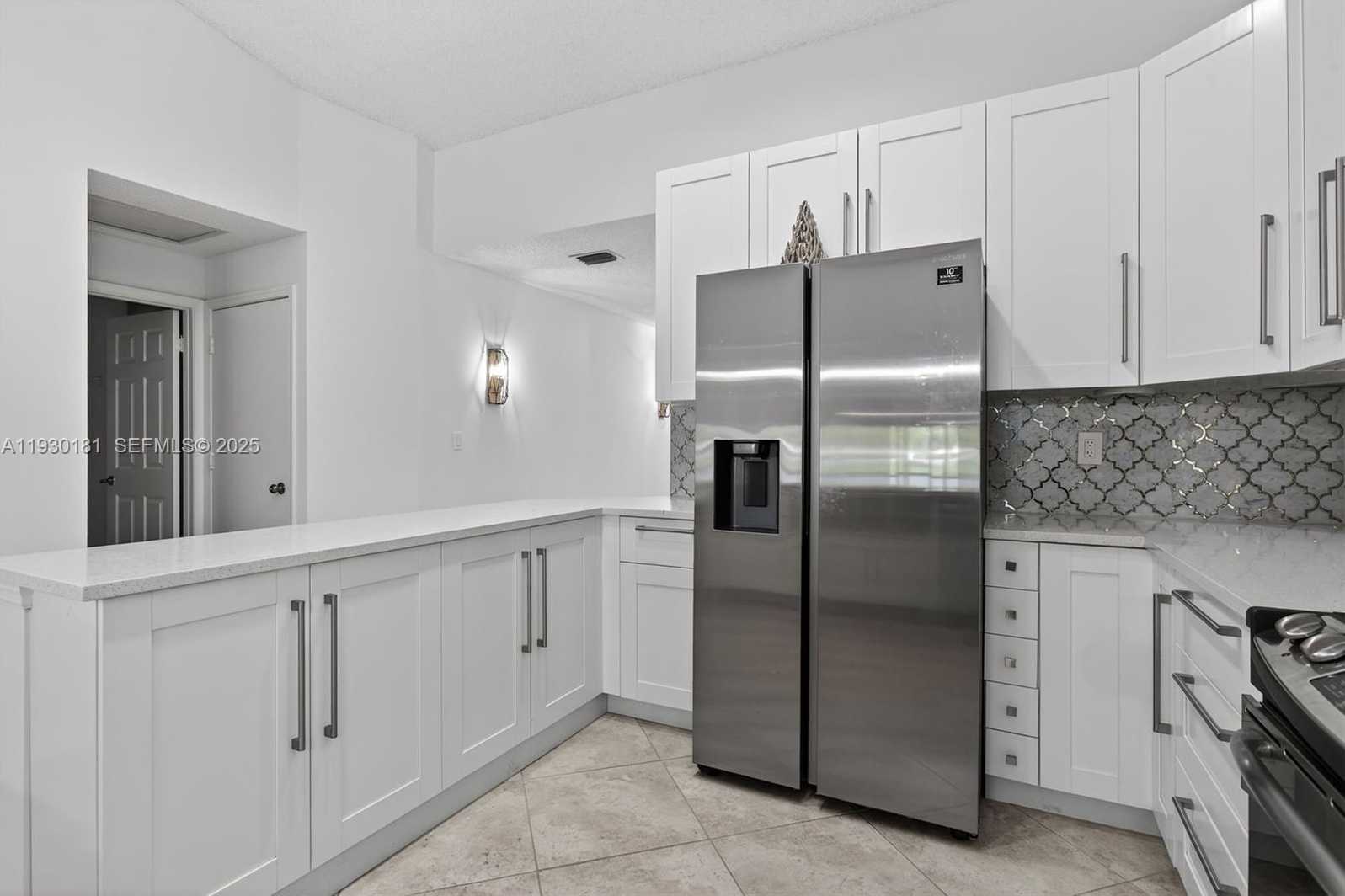 Small Image of 7440 PINEWALK DR S, Margate Number 7