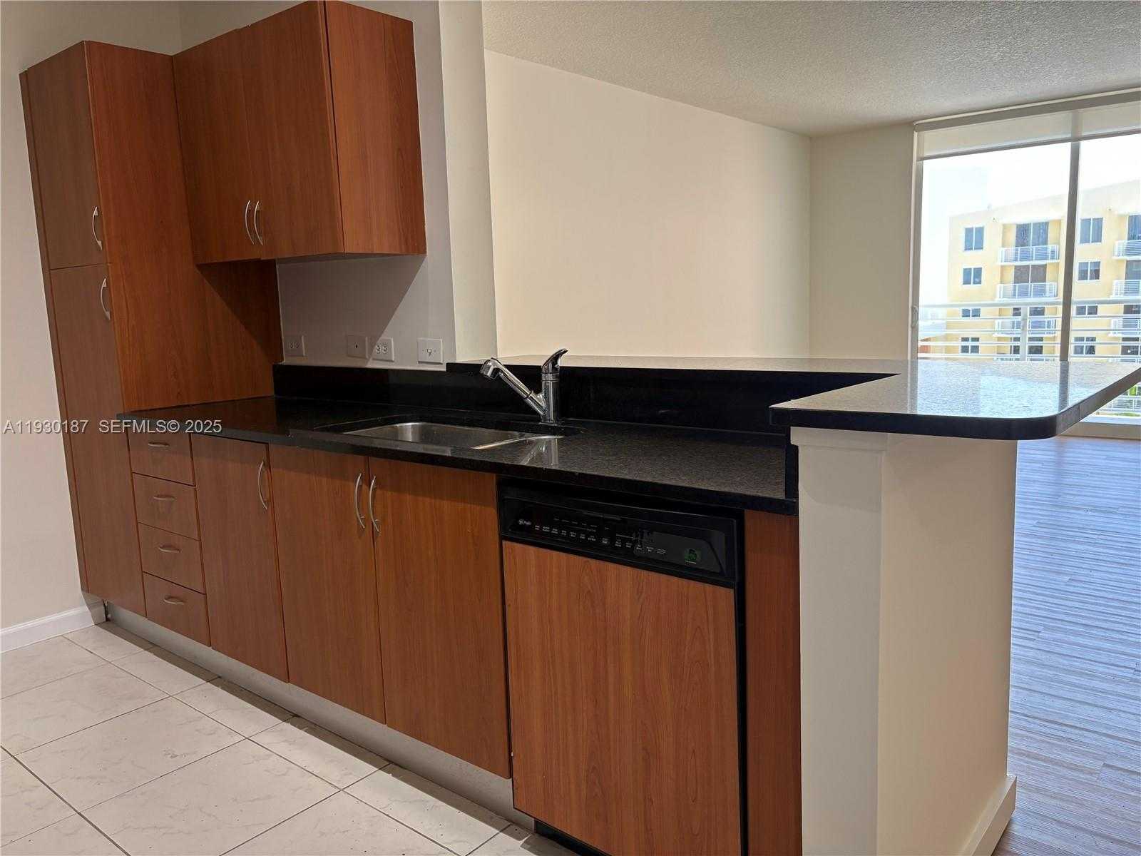Small Image of 2775 NORTH EAST 187 ST #628, Aventura Number 4