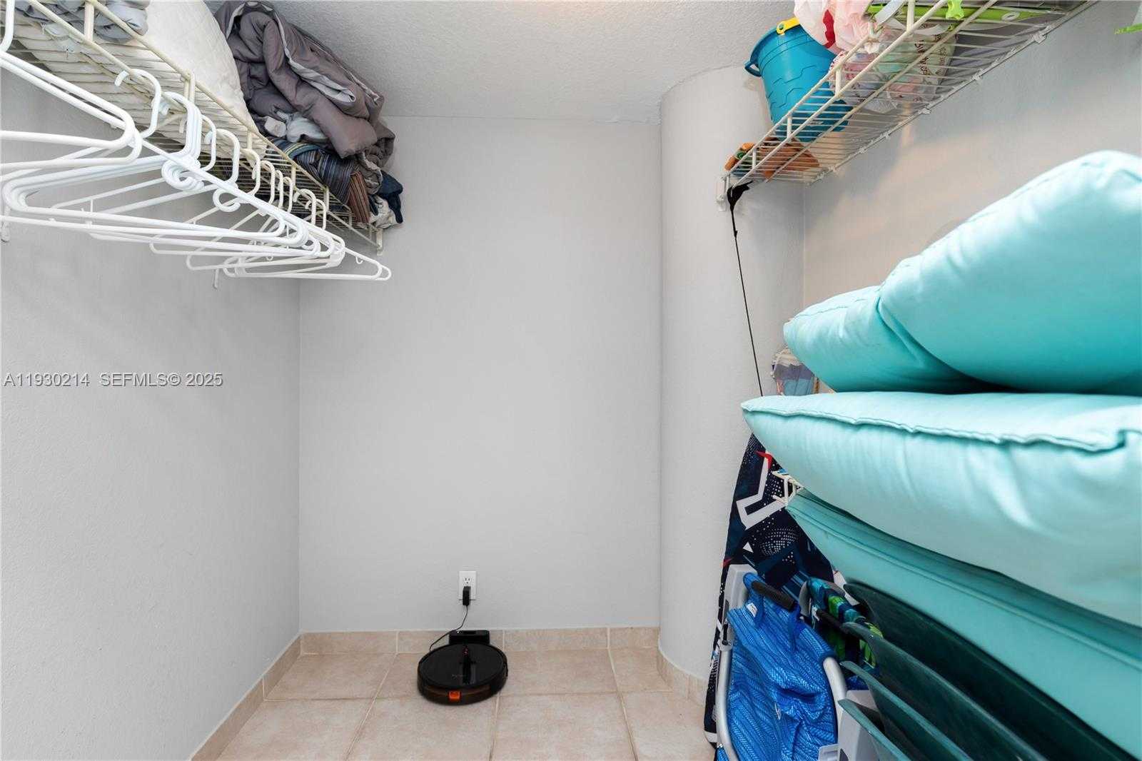 Imagen de Pequeño Objeto