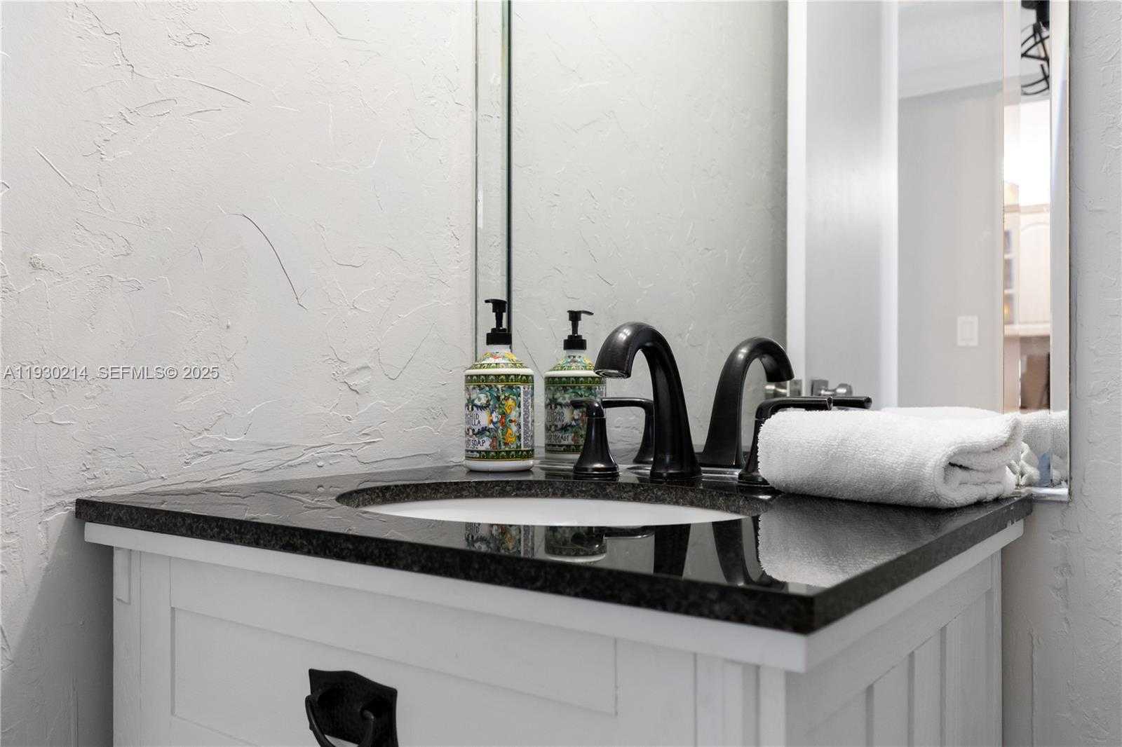 Imagen de Pequeño Objeto