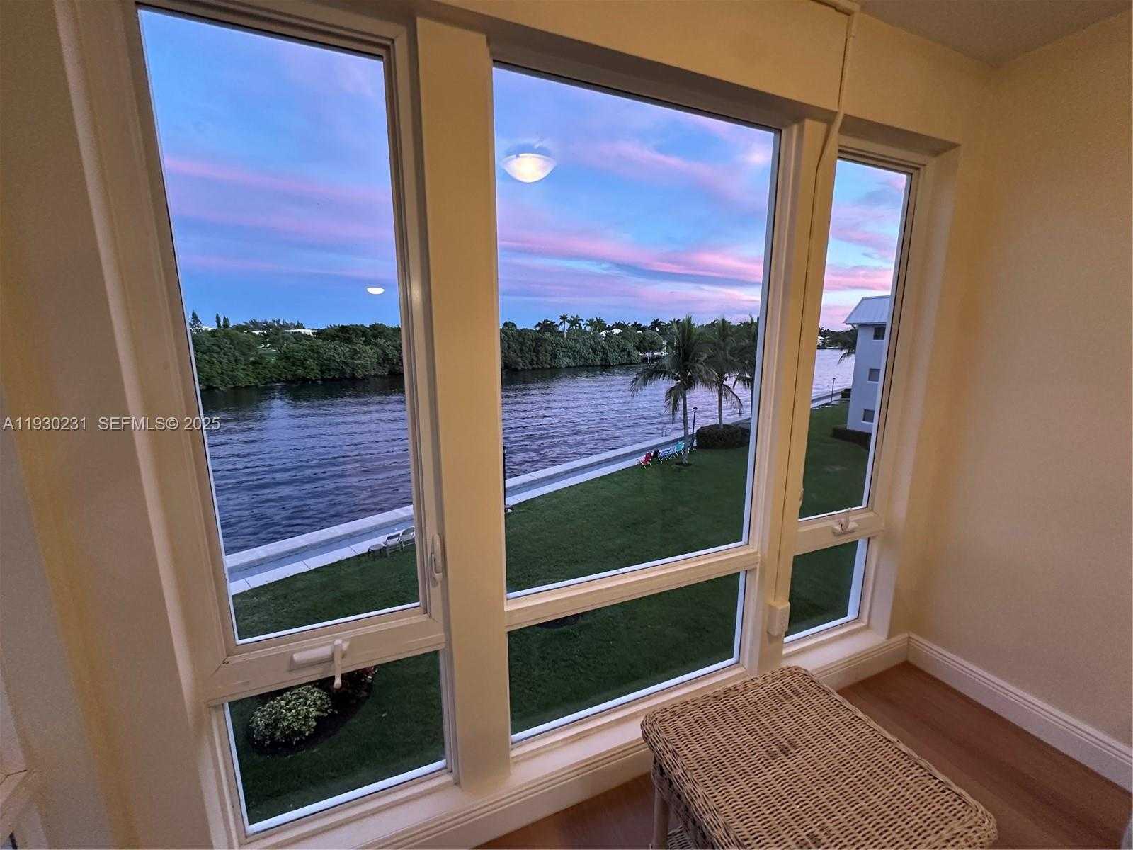 Small Image of 7 COLONIAL CLUB DR #302, Boynton Beach Number 11