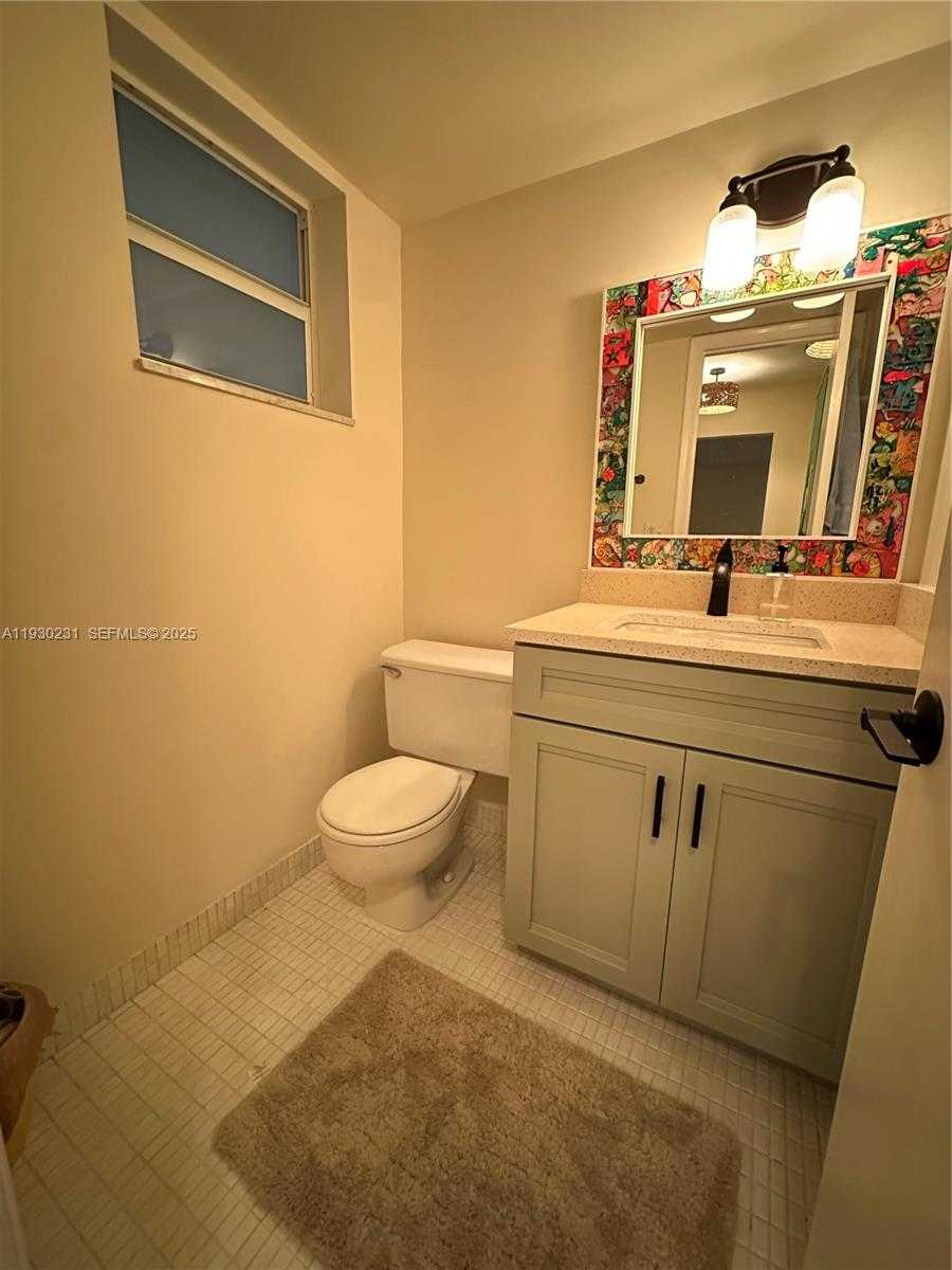 Small Image of 7 COLONIAL CLUB DR #302, Boynton Beach Number 19