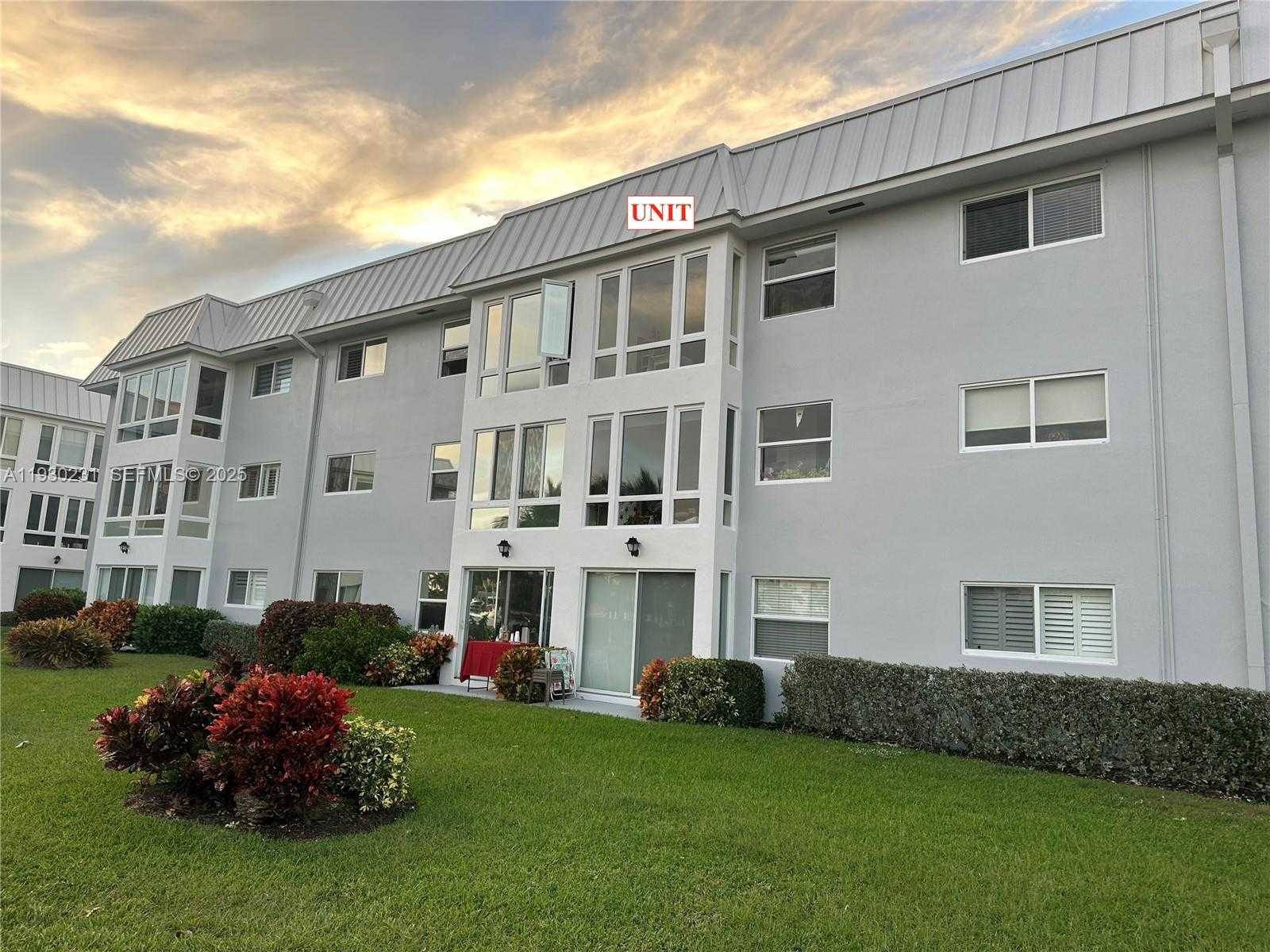 Small Image of 7 COLONIAL CLUB DR #302, Boynton Beach Number 28