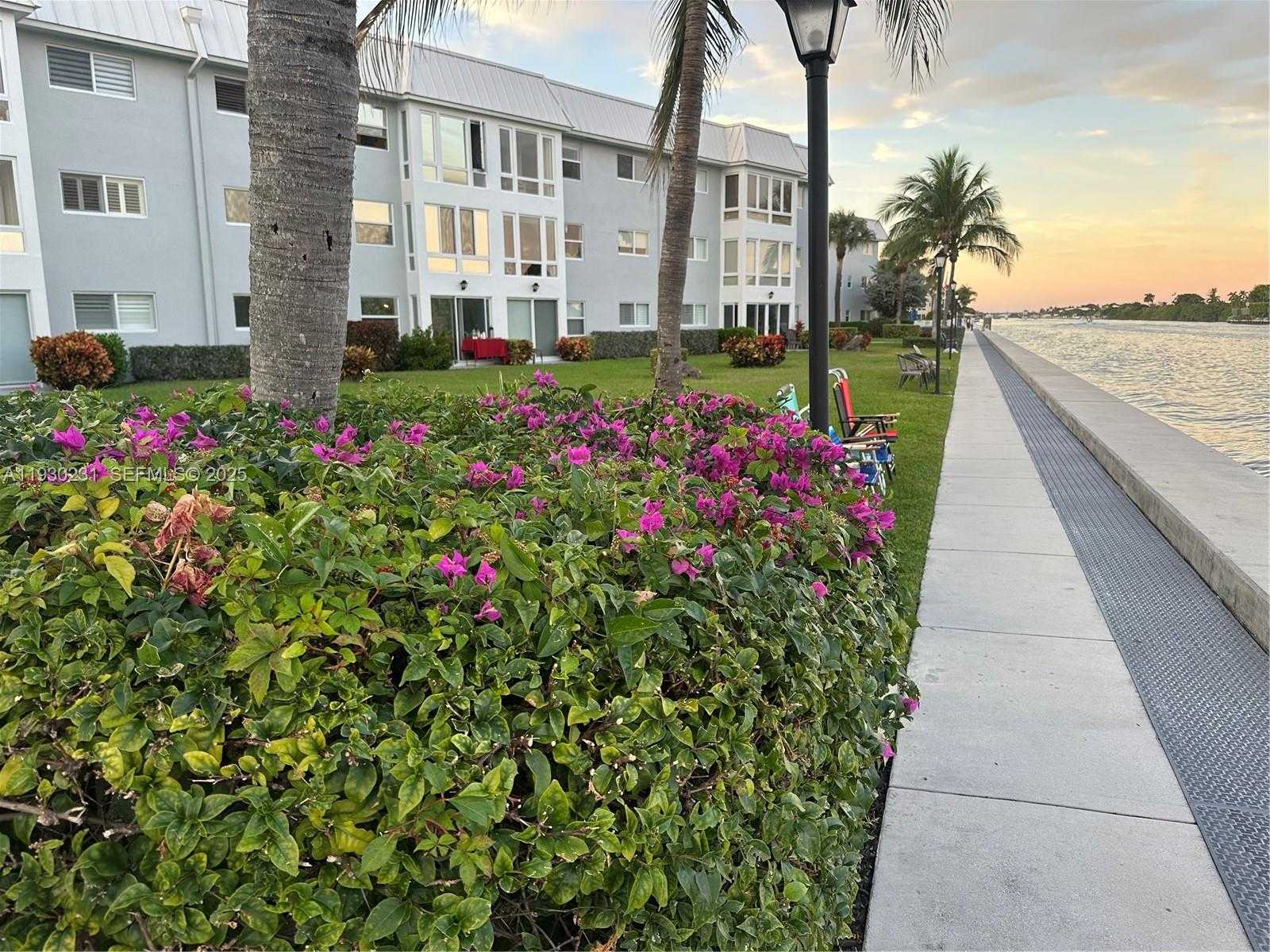 Small Image of 7 COLONIAL CLUB DR #302, Boynton Beach Number 29