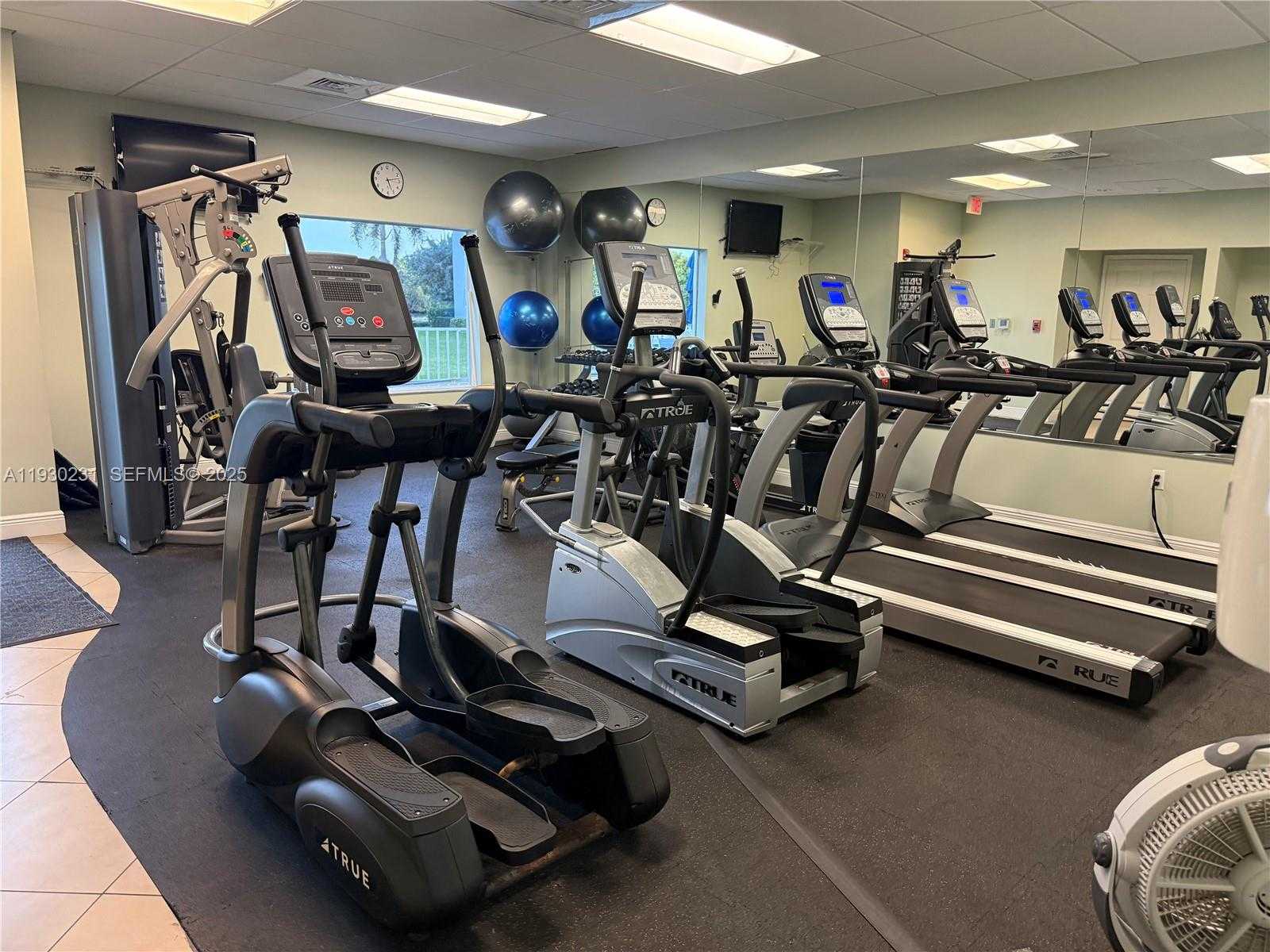 Small Image of 7 COLONIAL CLUB DR #302, Boynton Beach Number 33