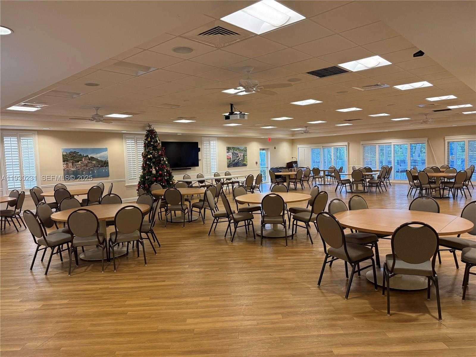 Small Image of 7 COLONIAL CLUB DR #302, Boynton Beach Number 37