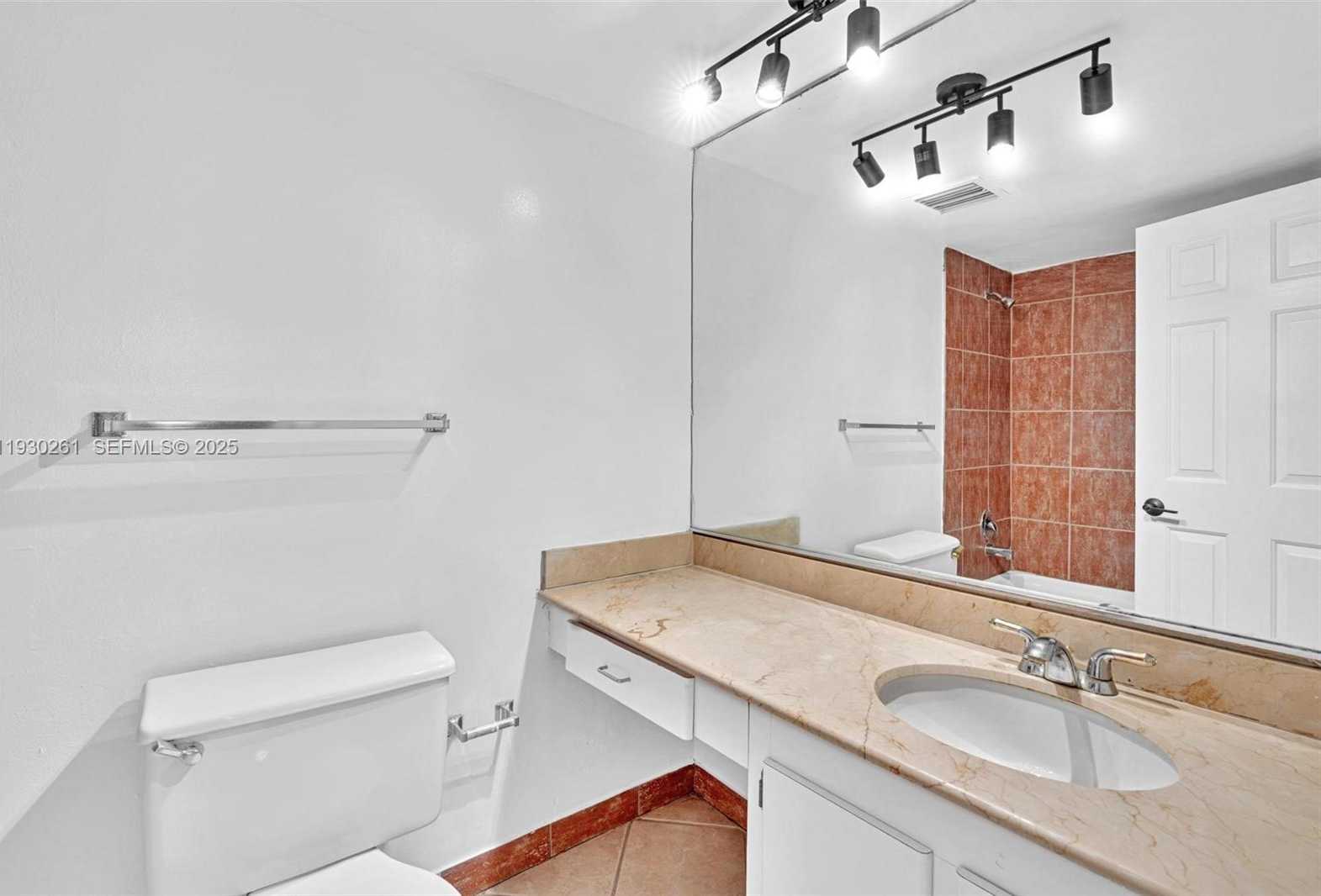 Small Image of 6770 INDIAN CREEK DR #10B, Miami Beach Number 15