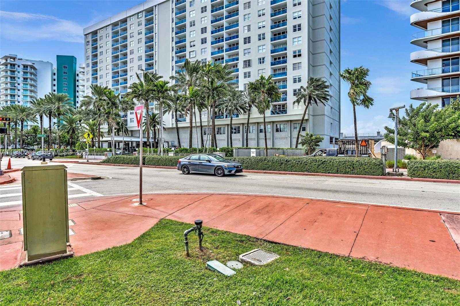 Small Image of 6770 INDIAN CREEK DR #10B, Miami Beach Number 31
