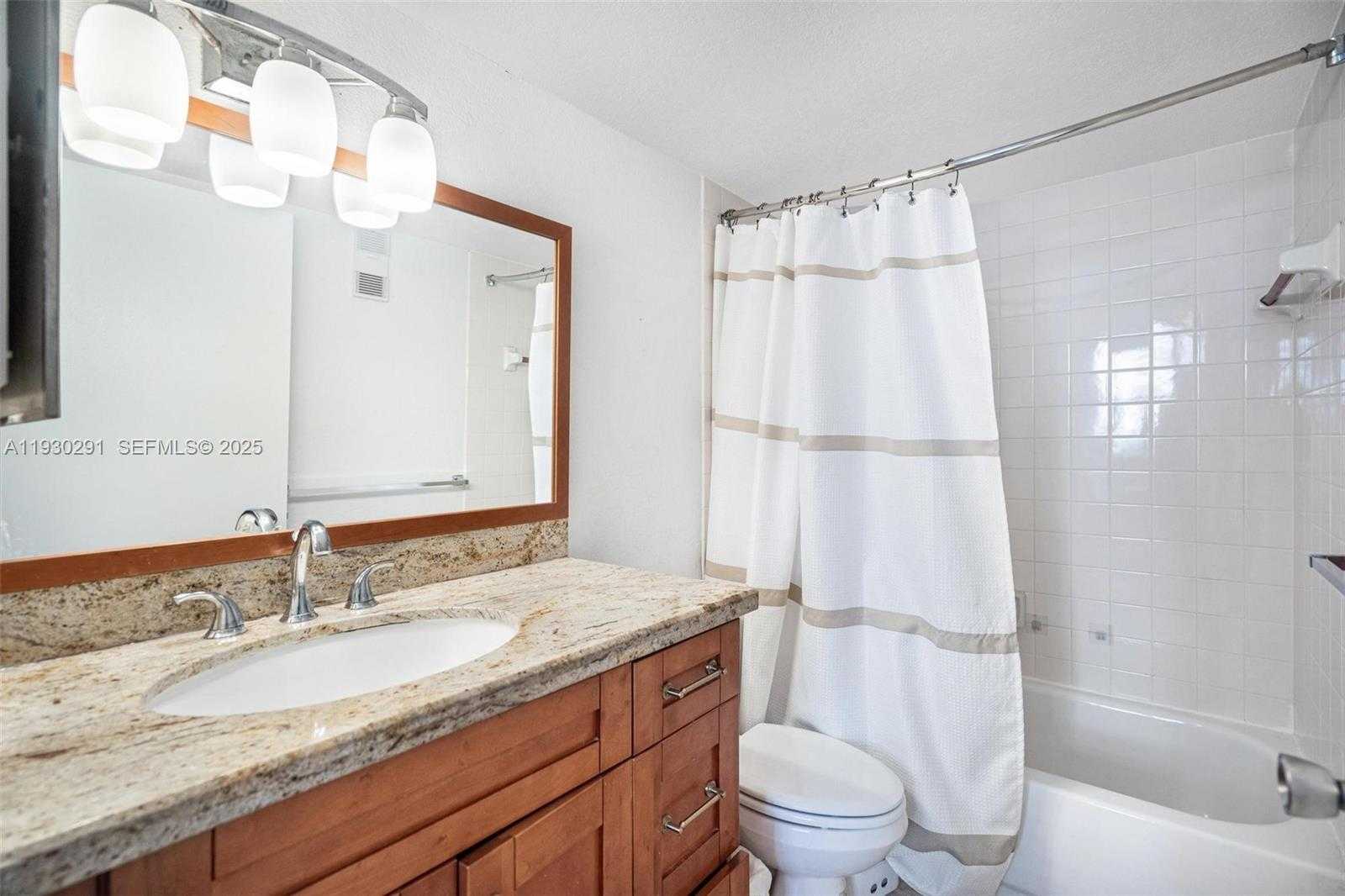 Small Image of 770 CLAUGHTON ISLAND DR #503, Miami Number 15