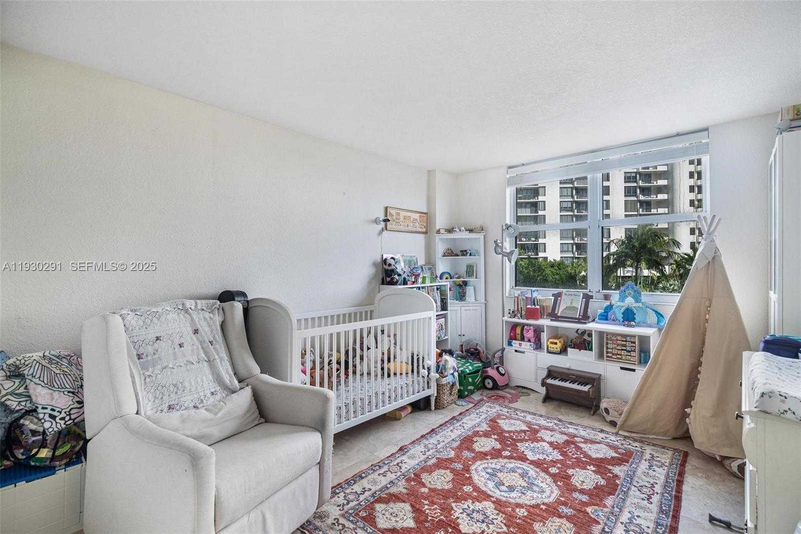 Small Image of 770 CLAUGHTON ISLAND DR #503, Miami Number 16