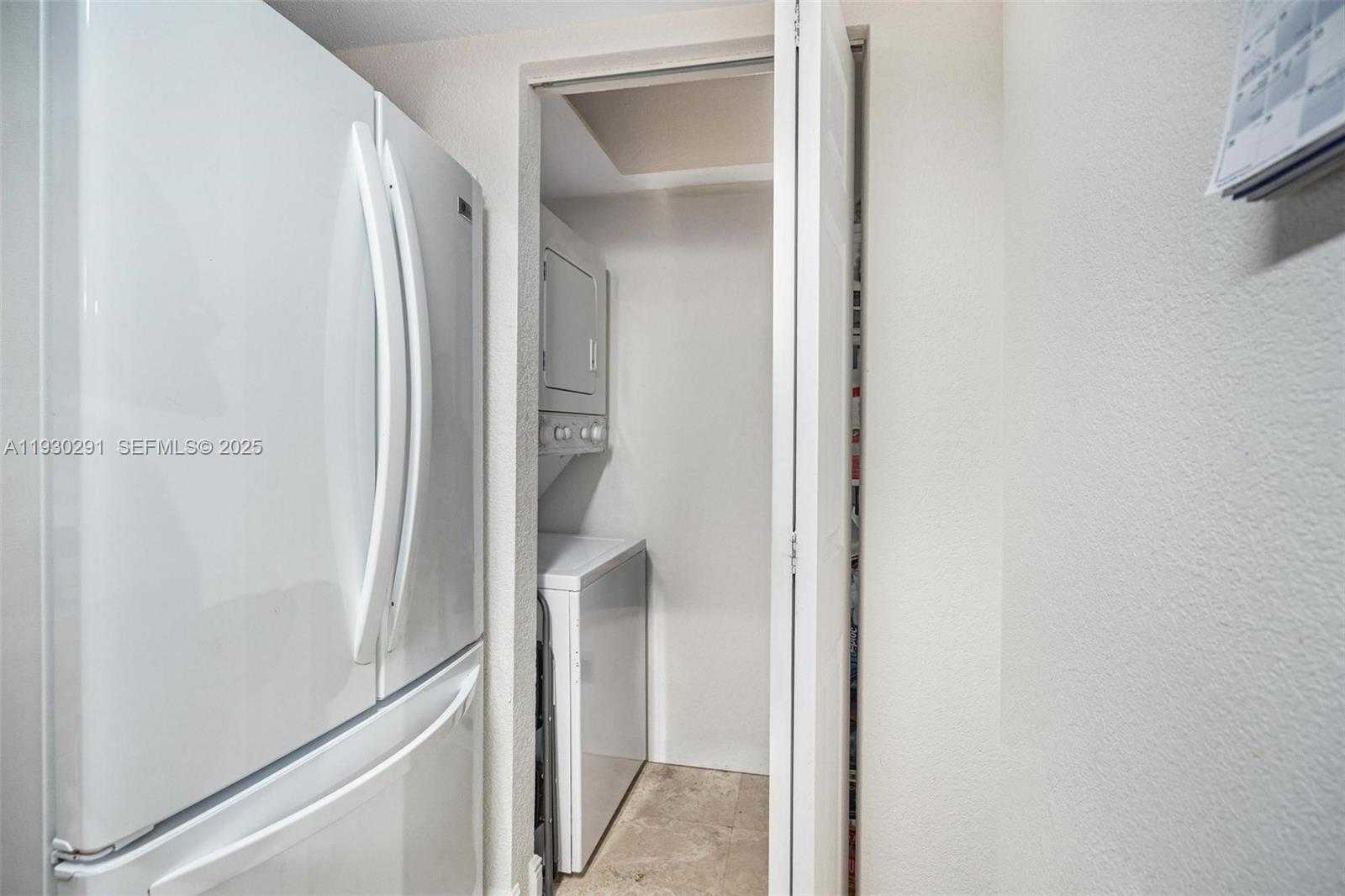 Small Image of 770 CLAUGHTON ISLAND DR #503, Miami Number 19