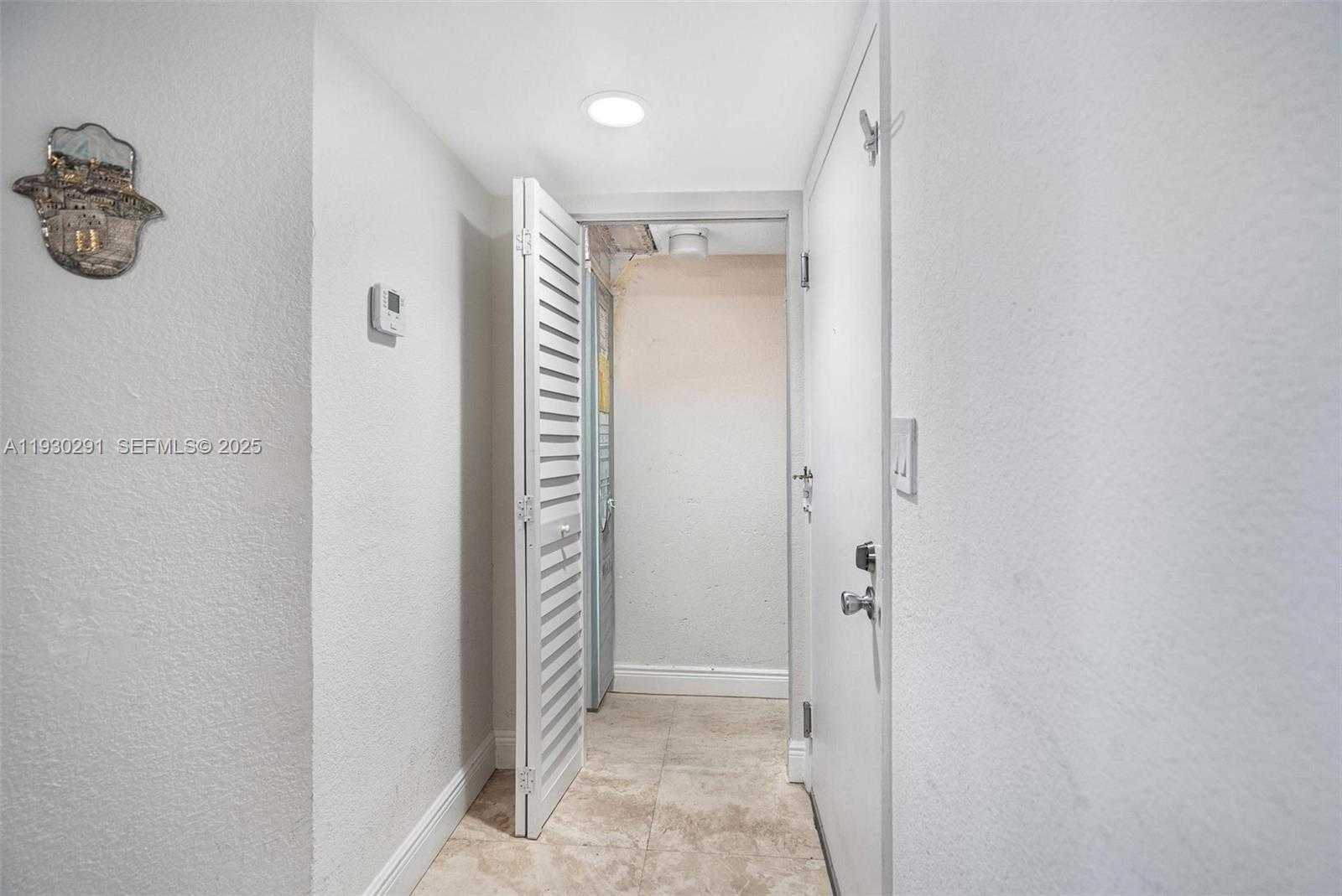 Small Image of 770 CLAUGHTON ISLAND DR #503, Miami Number 20