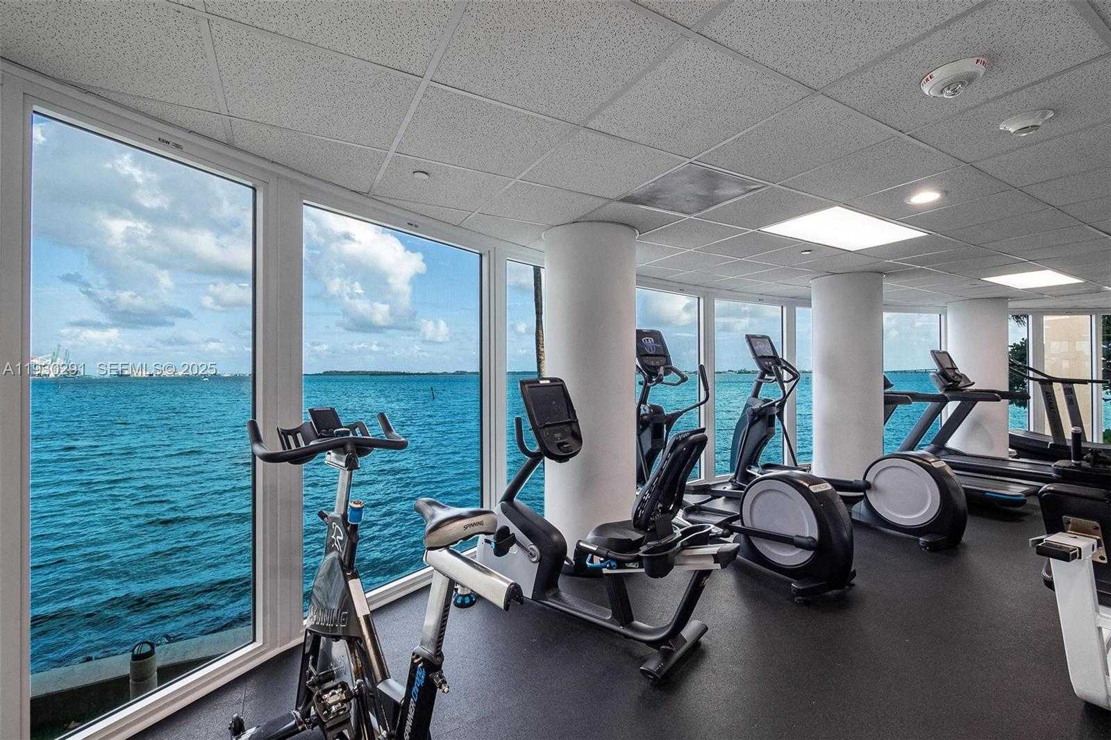 Small Image of 770 CLAUGHTON ISLAND DR #503, Miami Number 39