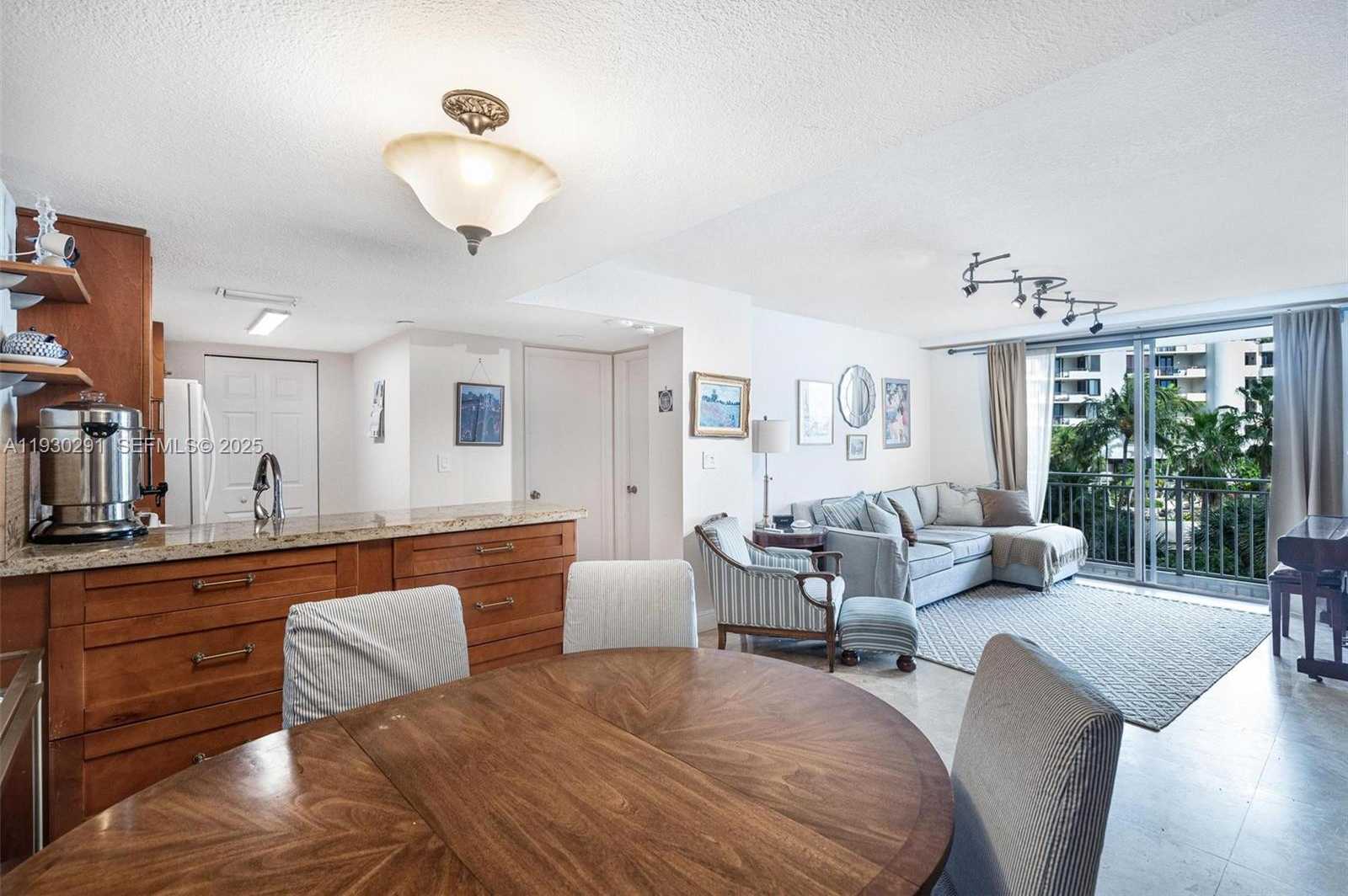 Small Image of 770 CLAUGHTON ISLAND DR #503, Miami Number 7