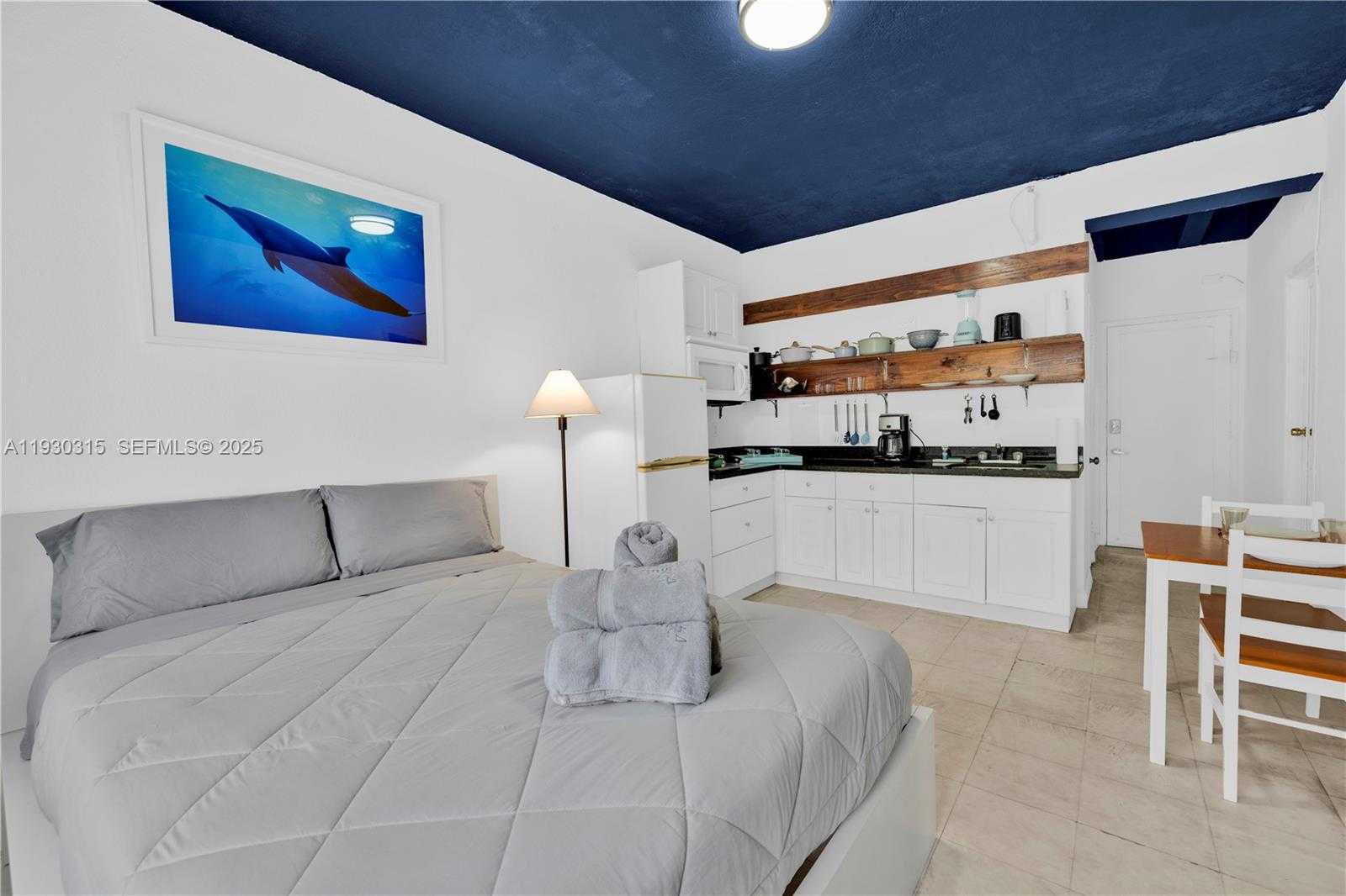 Small Image of 255 WEST 24TH ST #302, Miami Beach Number 1