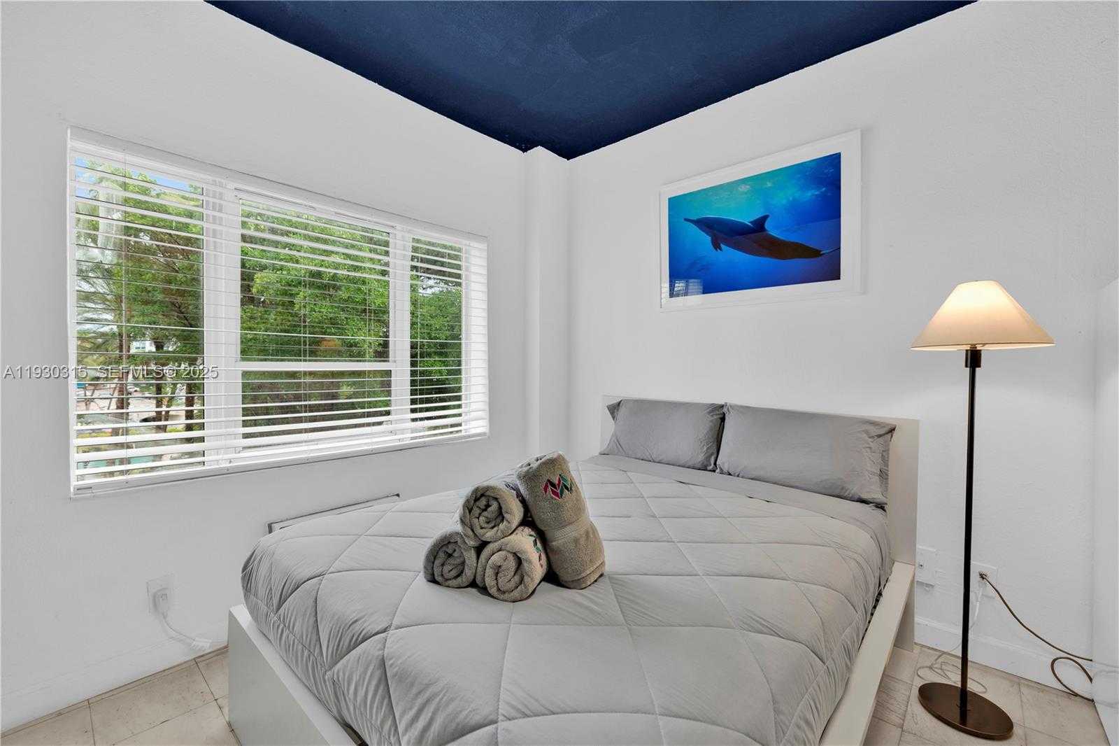 Small Image of 255 WEST 24TH ST #302, Miami Beach Number 2