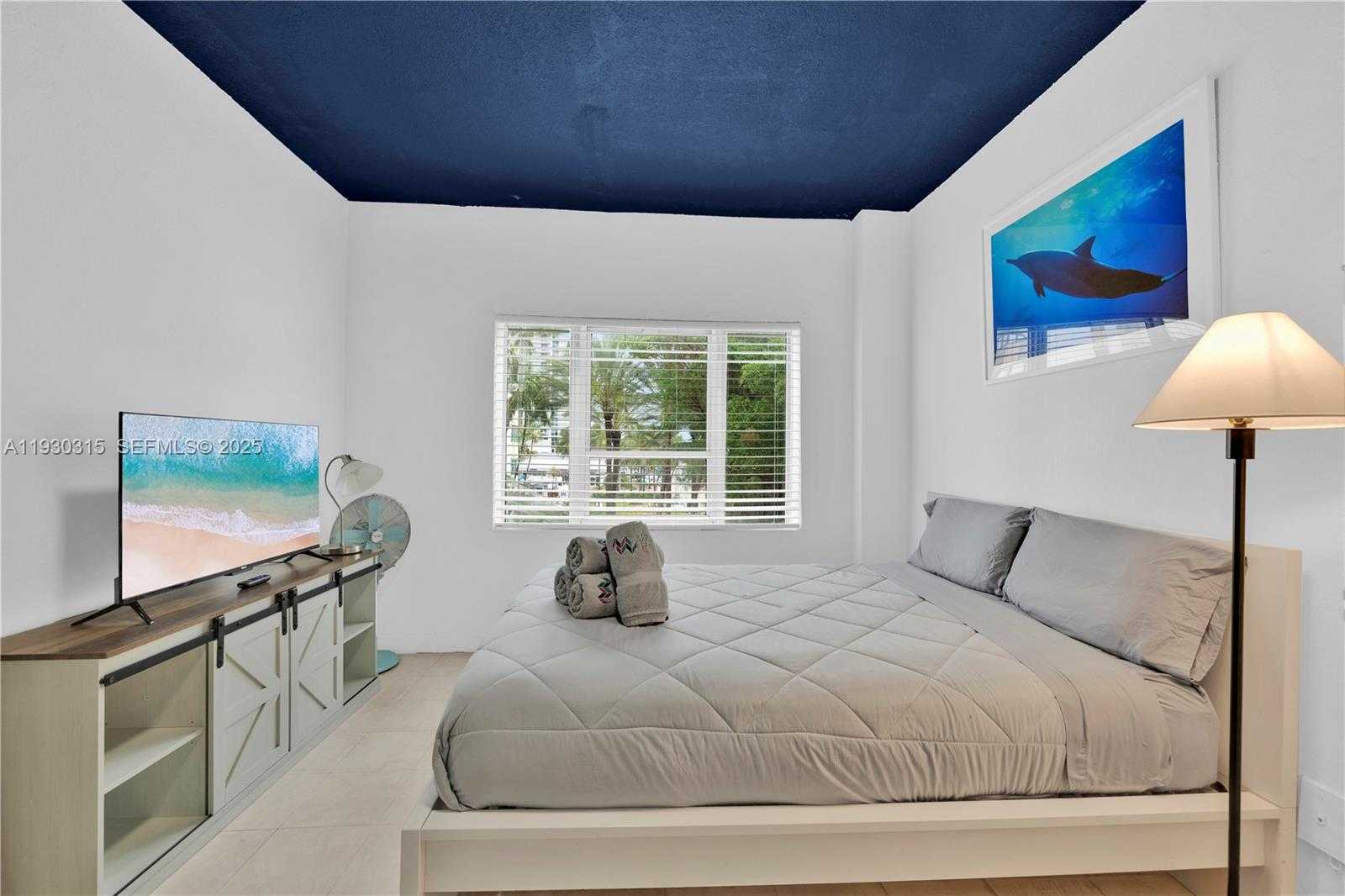 Small Image of 255 WEST 24TH ST #302, Miami Beach Number 3