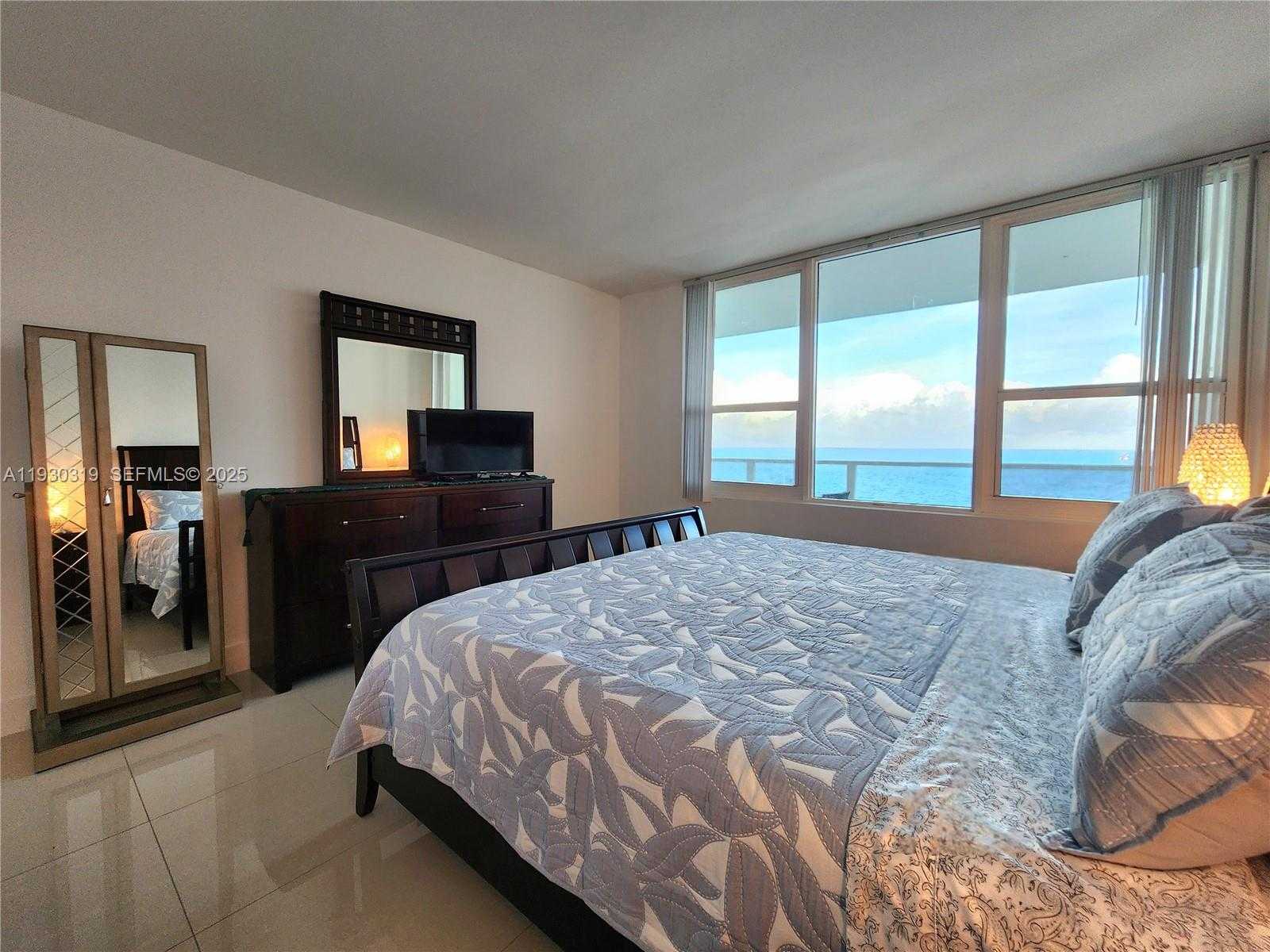 Imagen de Pequeño Objeto