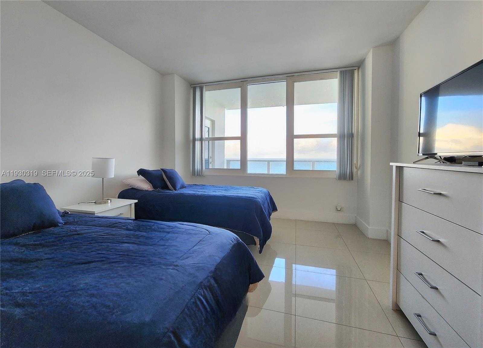 Imagen de Pequeño Objeto